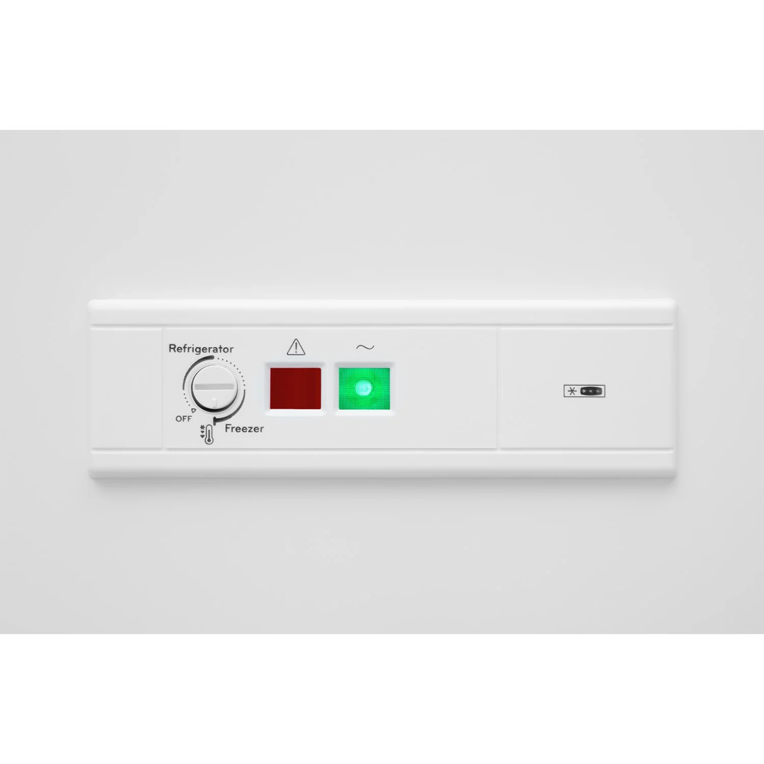 Amana White Chest Freezer (16.00 Cu Ft) - AZC5216LW - Image 3