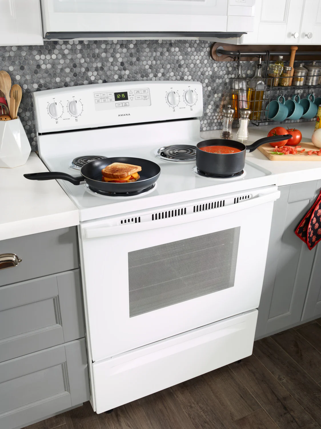 Amana White Freestanding Electric Range (4.8 Cu. Ft.) - YACR4303MFW - Image 4