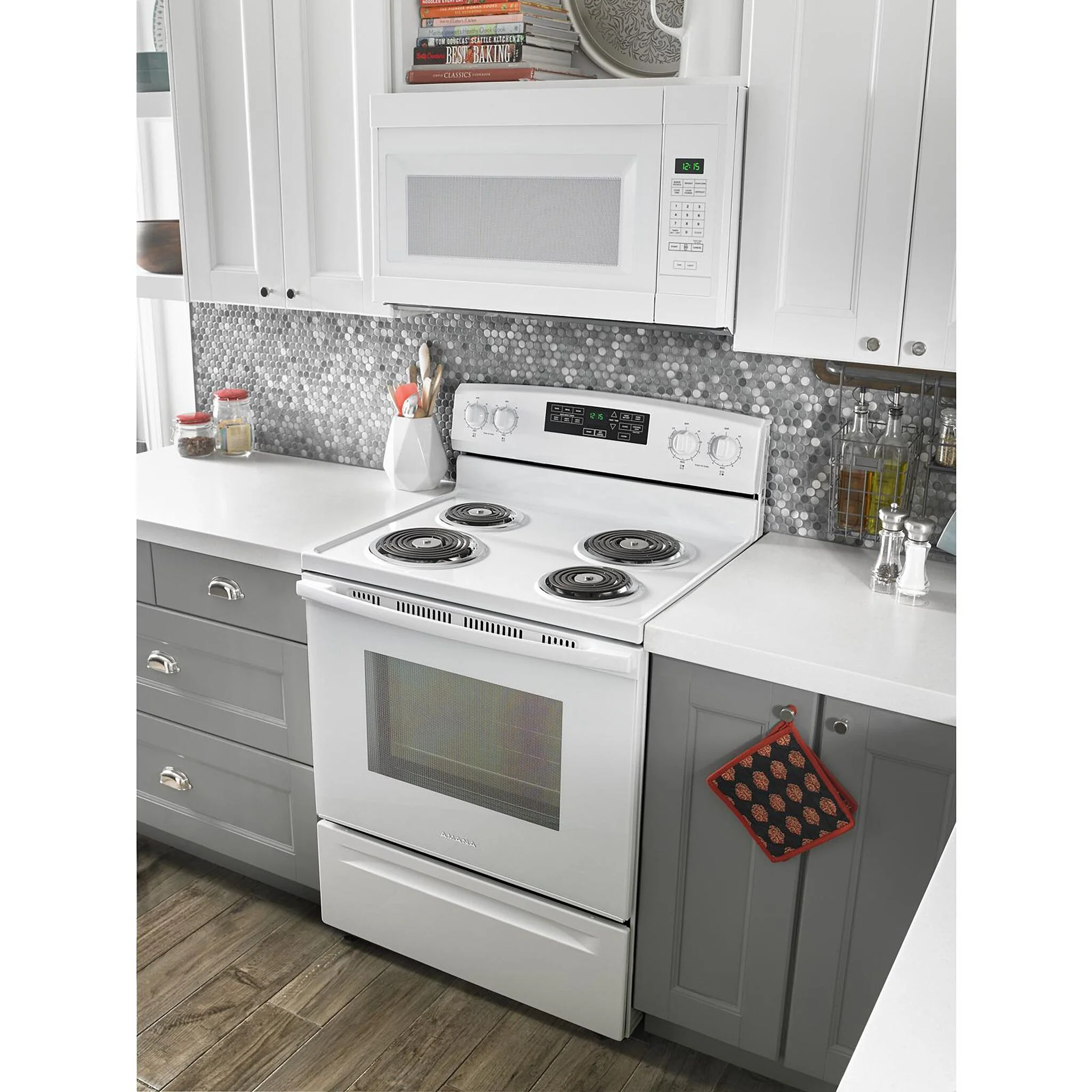 Amana White Freestanding Electric Range (4.8 Cu. Ft.) - YACR4503SFW - Image 6