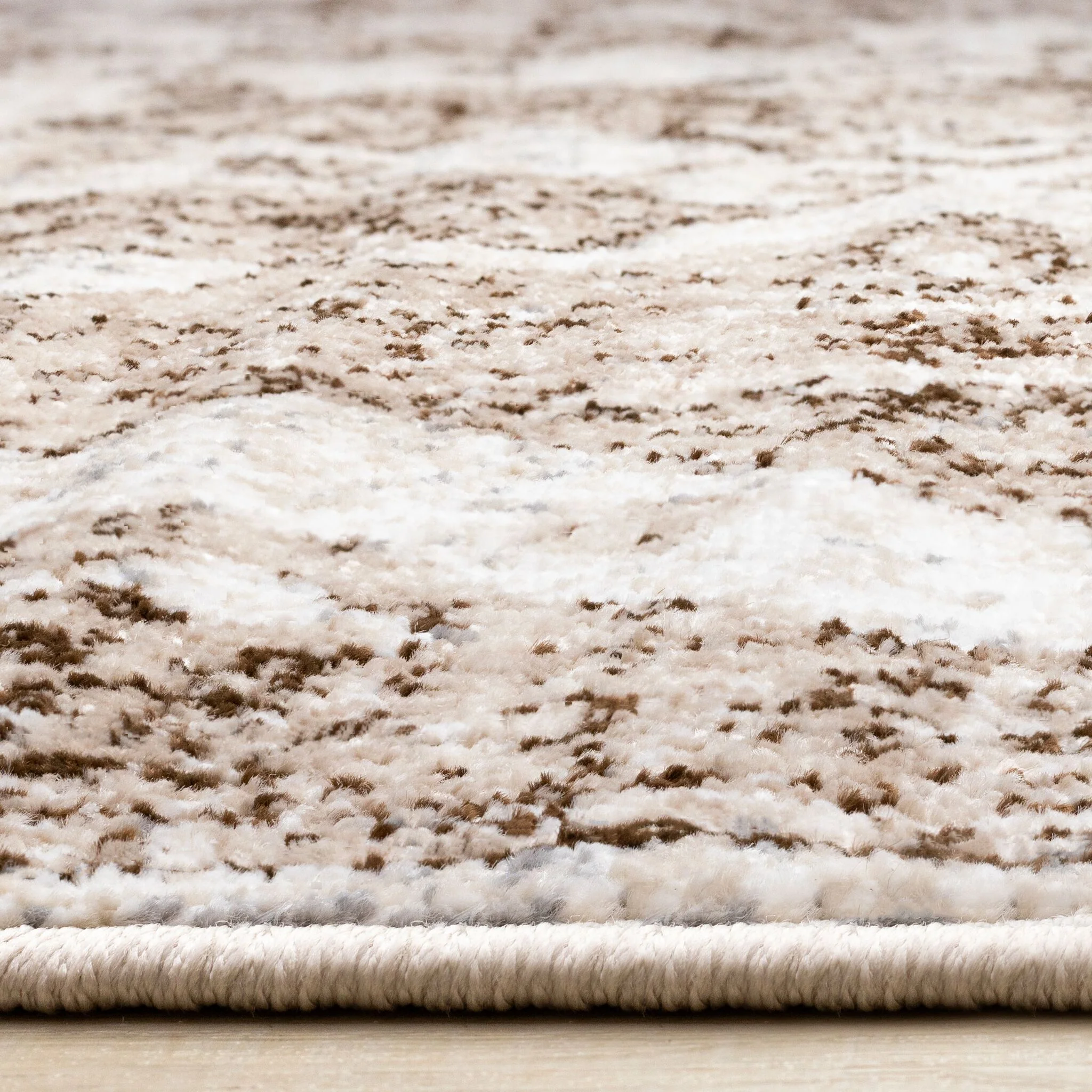 Antique Charm 5'3" x 7'7" Distressed Classic Area Rug - Brown, Grey, White - Image 5