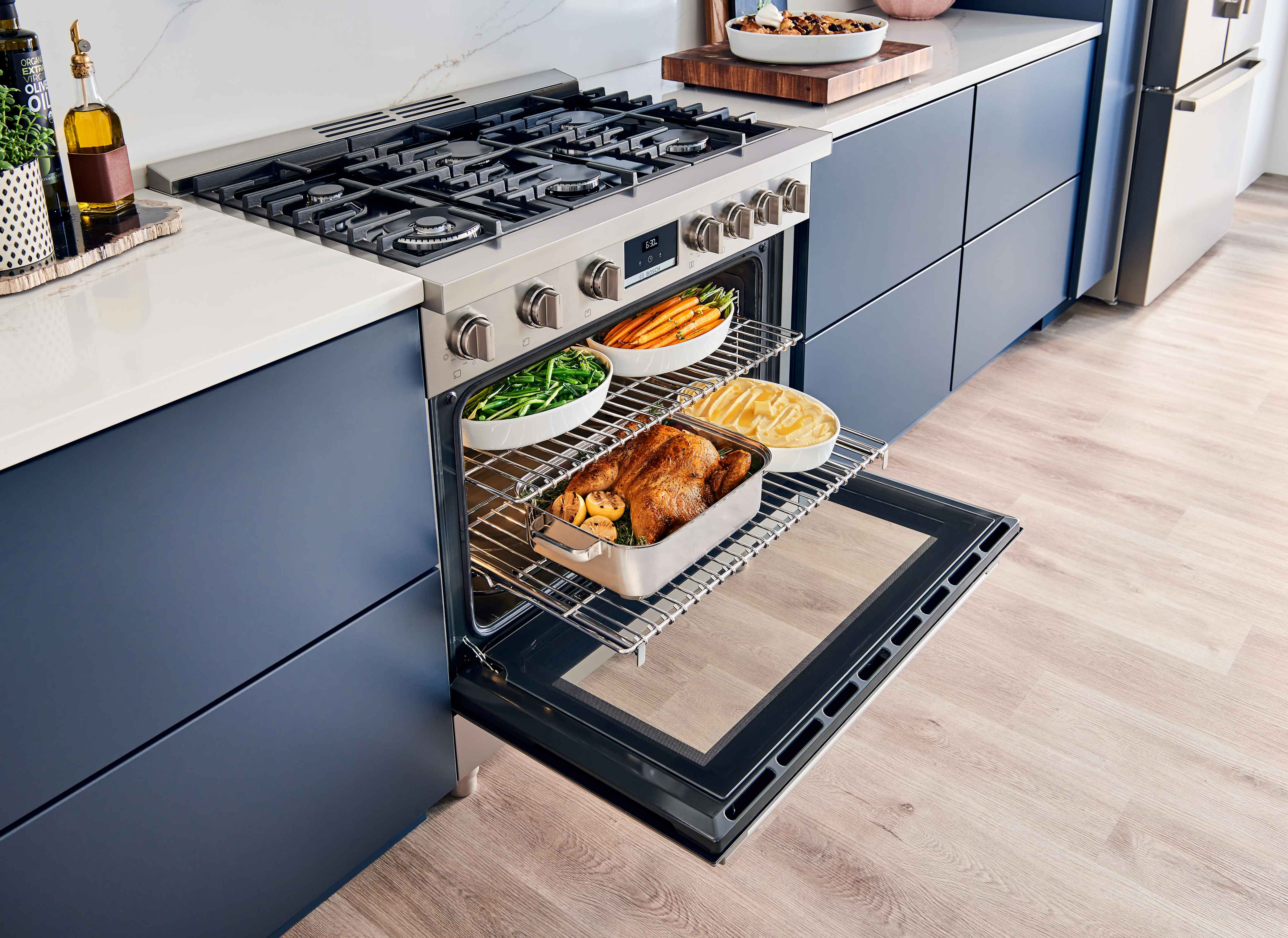 Bosch 36" Industrial Style Gas Range Stainless Steel - HGS8655UC - Image 16