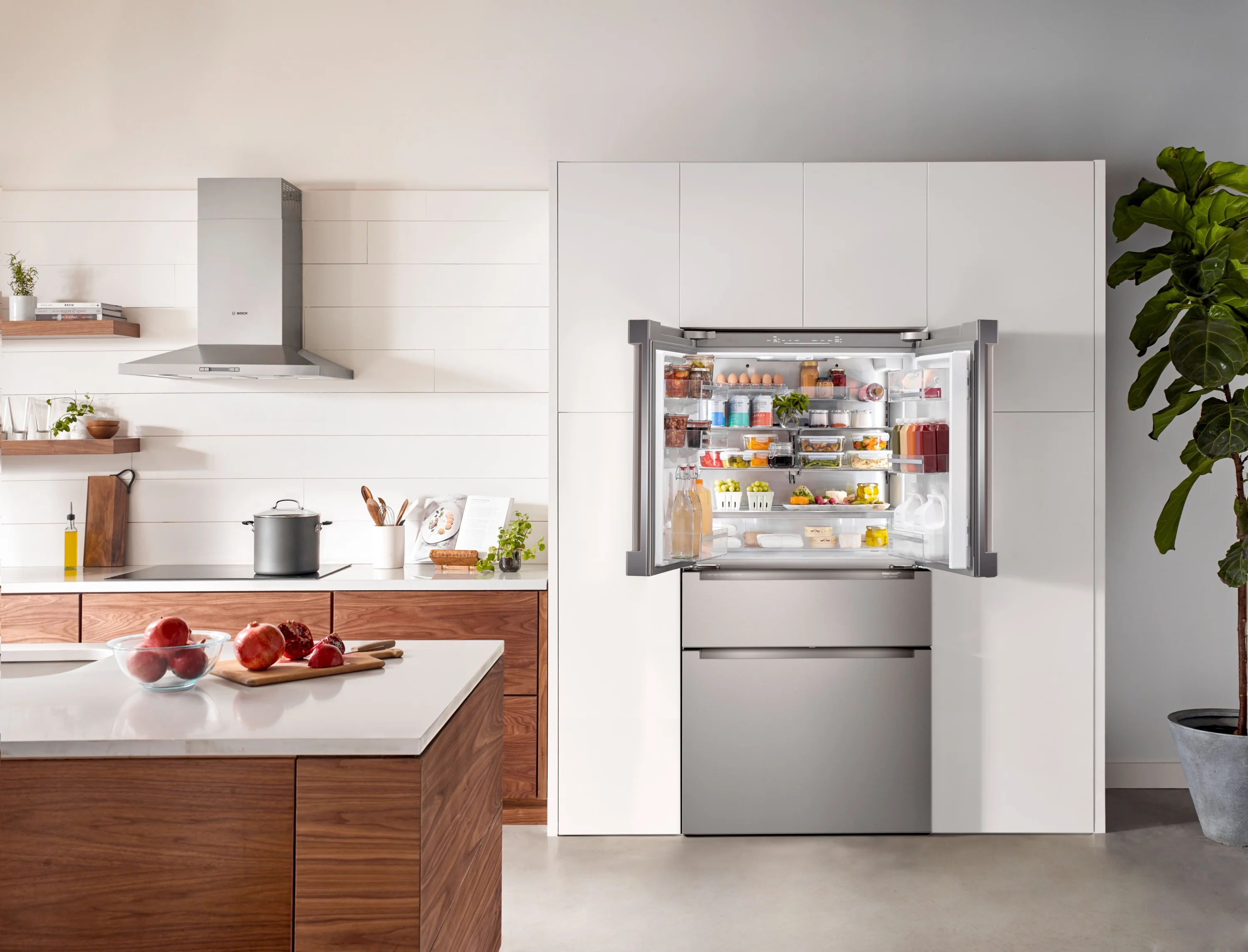 Bosch 800 Series 36" 20.5 Cu. Ft. Stainless Steel Counter-Depth 4-Door French Door Refrigerator with Rececssed Handle - B36CL80ENS - Image 5