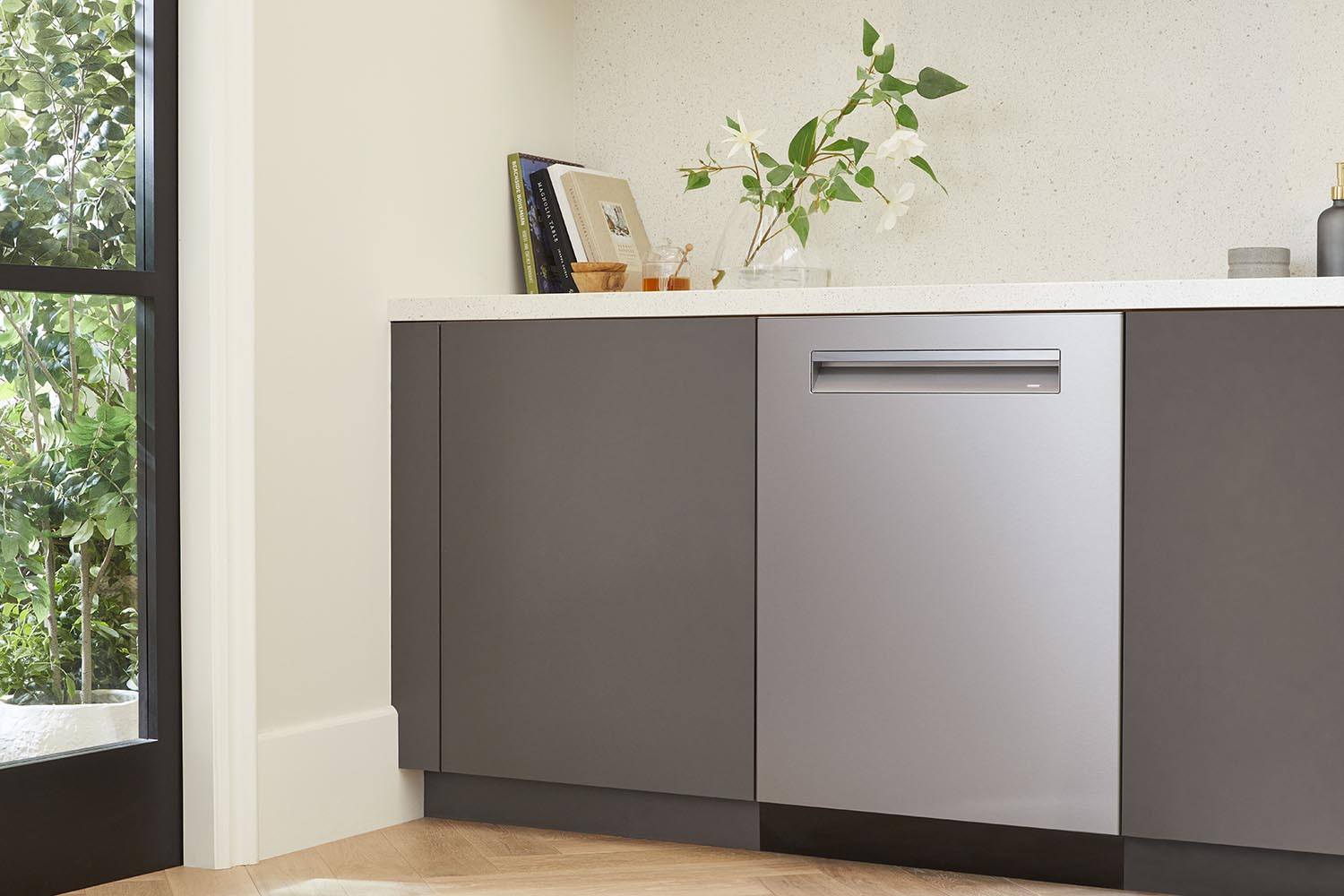 Bosch Stainless Steel 24" Smart Dishwasher with Home Connect, Third Rack - SHP78CM5N - Image 2