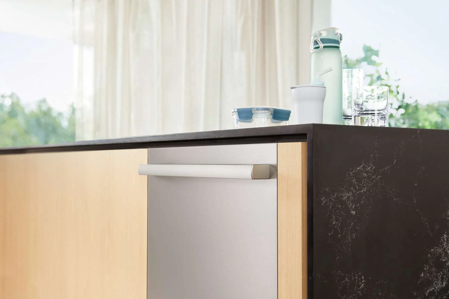 Bosch Stainless Steel Anti Fingerprint 24" Smart Dishwasher with Home Connect, Third Rack - SHX5AEM5N - Image 3