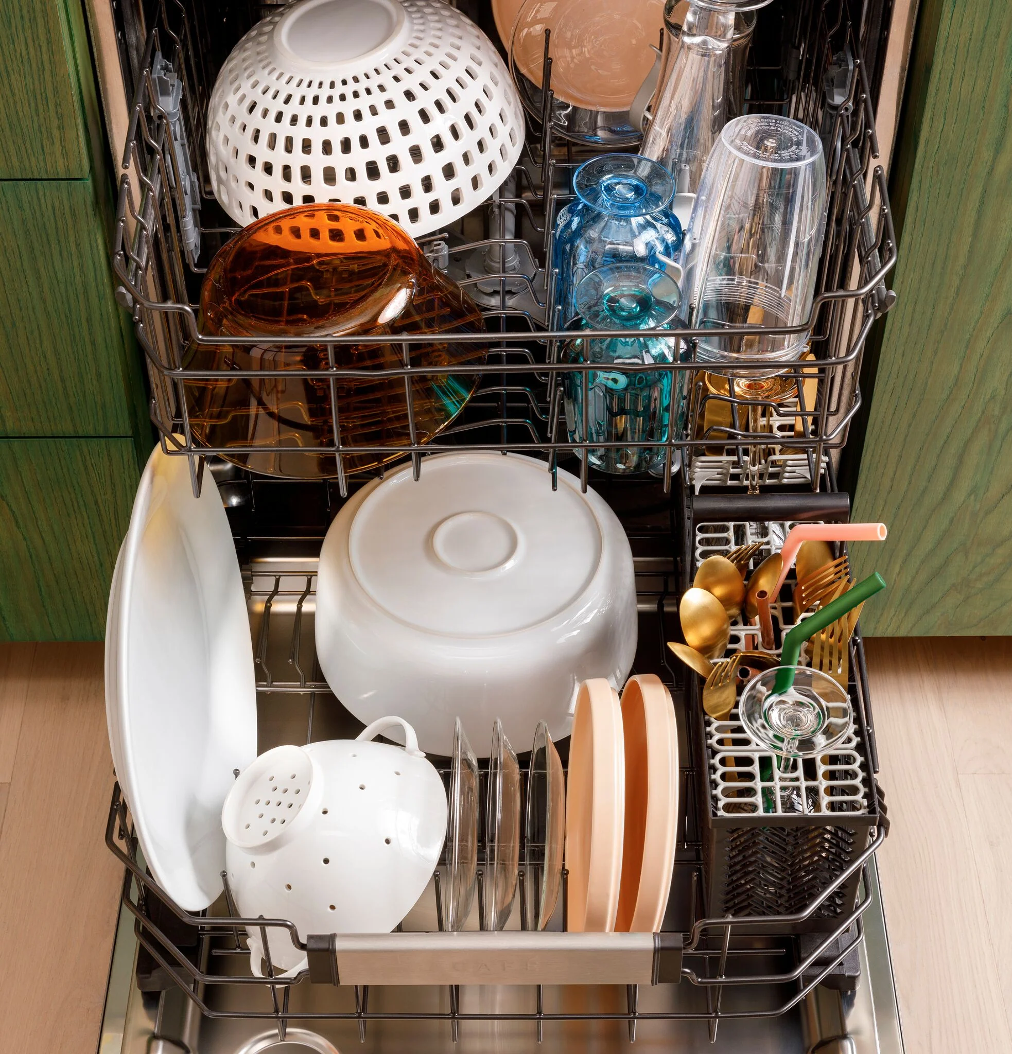 Café Matte White Custom-Fit Dishwasher with UltraWash - CDT888P4VW2 - Image 3
