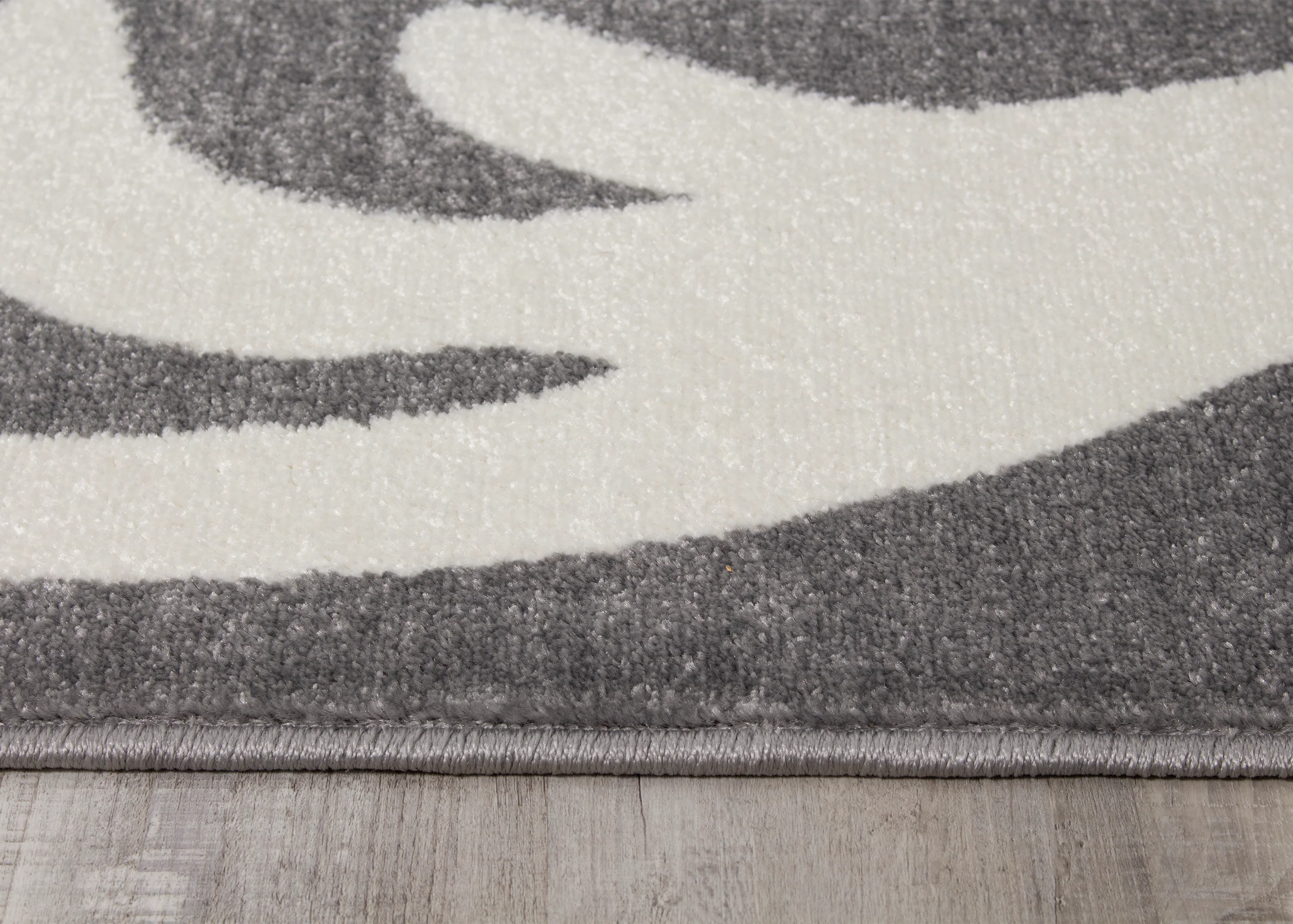 Century 5'3" x 7'7" Area Rug - Grey, White - Image 3