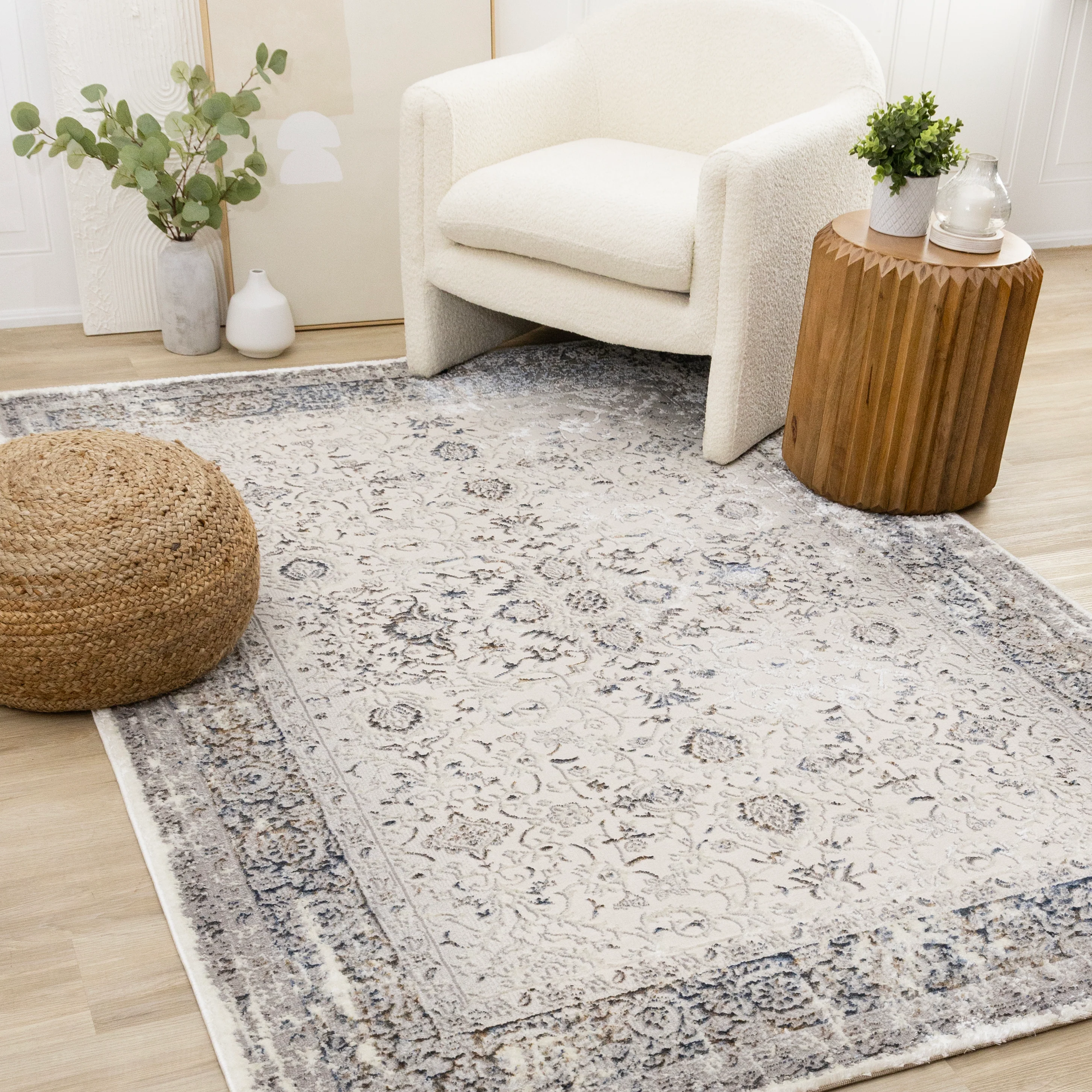Chateau Charm 5'3" x 7'7" Elegant Classic Area Rug - Grey, Beige - Image 2