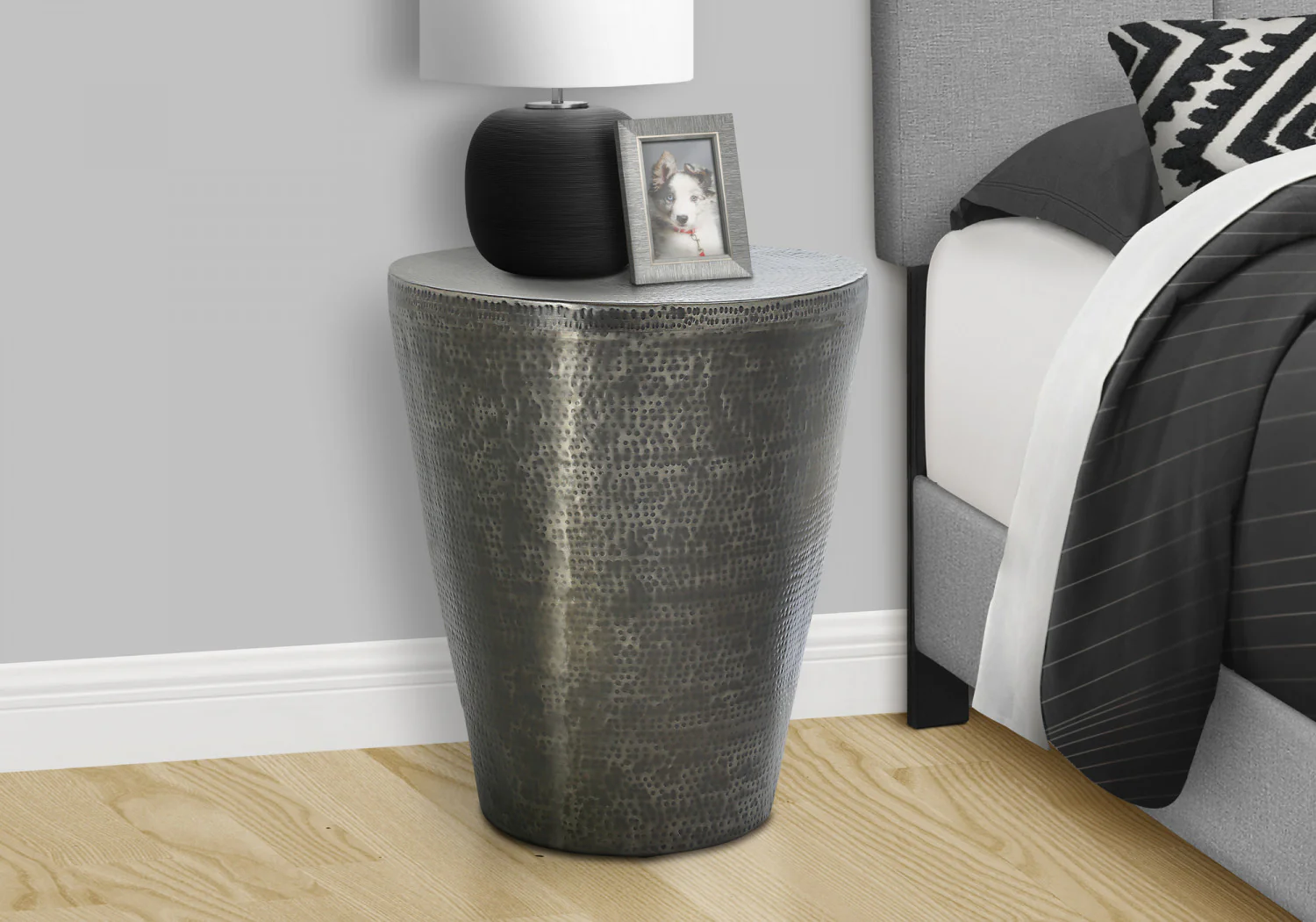 Dario Side Table - Silver - Image 9
