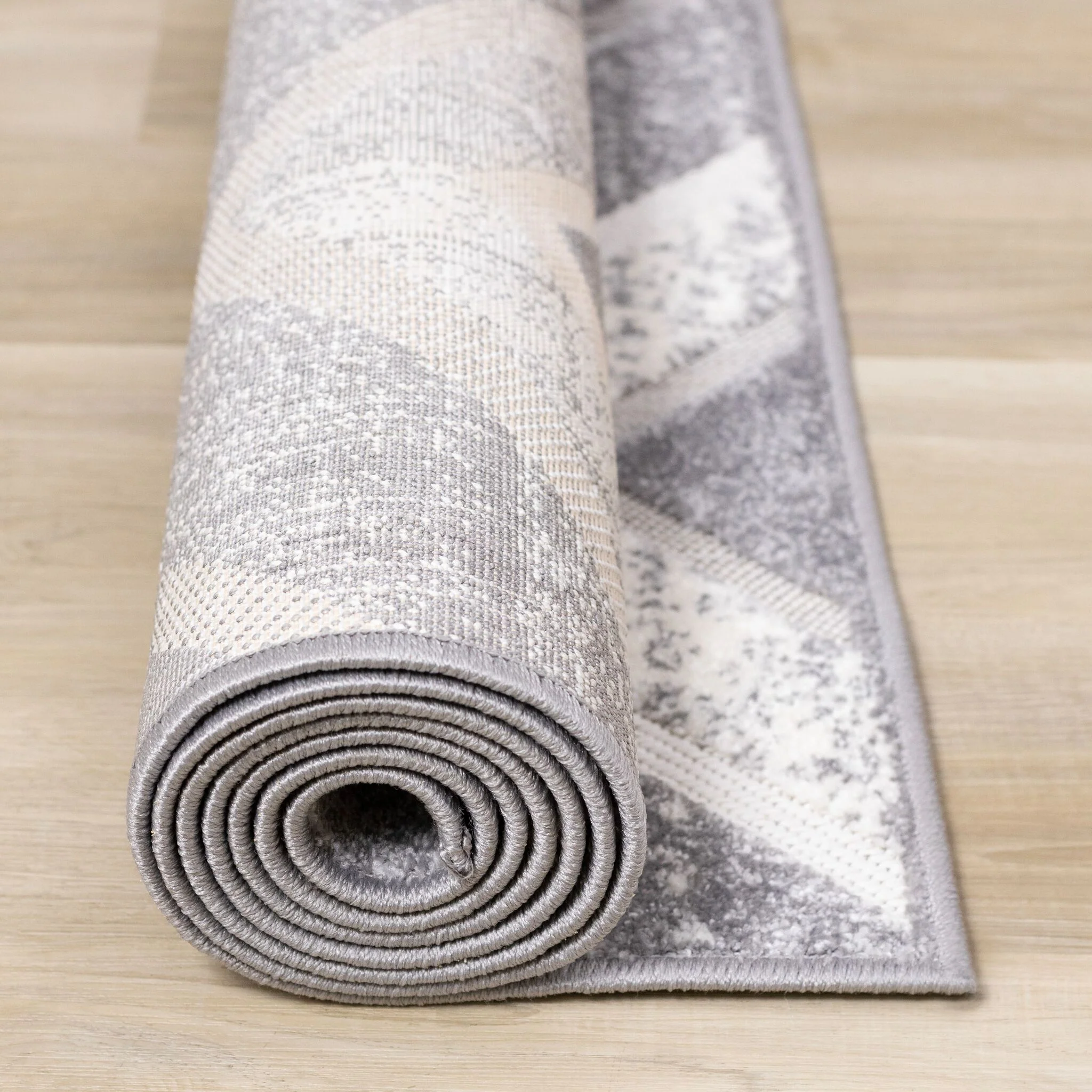 Diamond Mist 5'3" x 7'7" Diamond Pattern Area Rug - Grey, White - Image 10