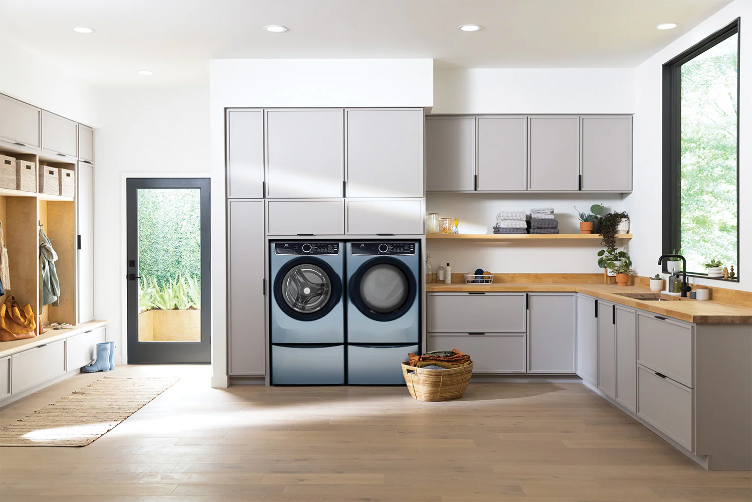 Electrolux Glacier Blue Front Load Electric Dryer (8 cu. ft.) - ELFE743CAG - Image 5