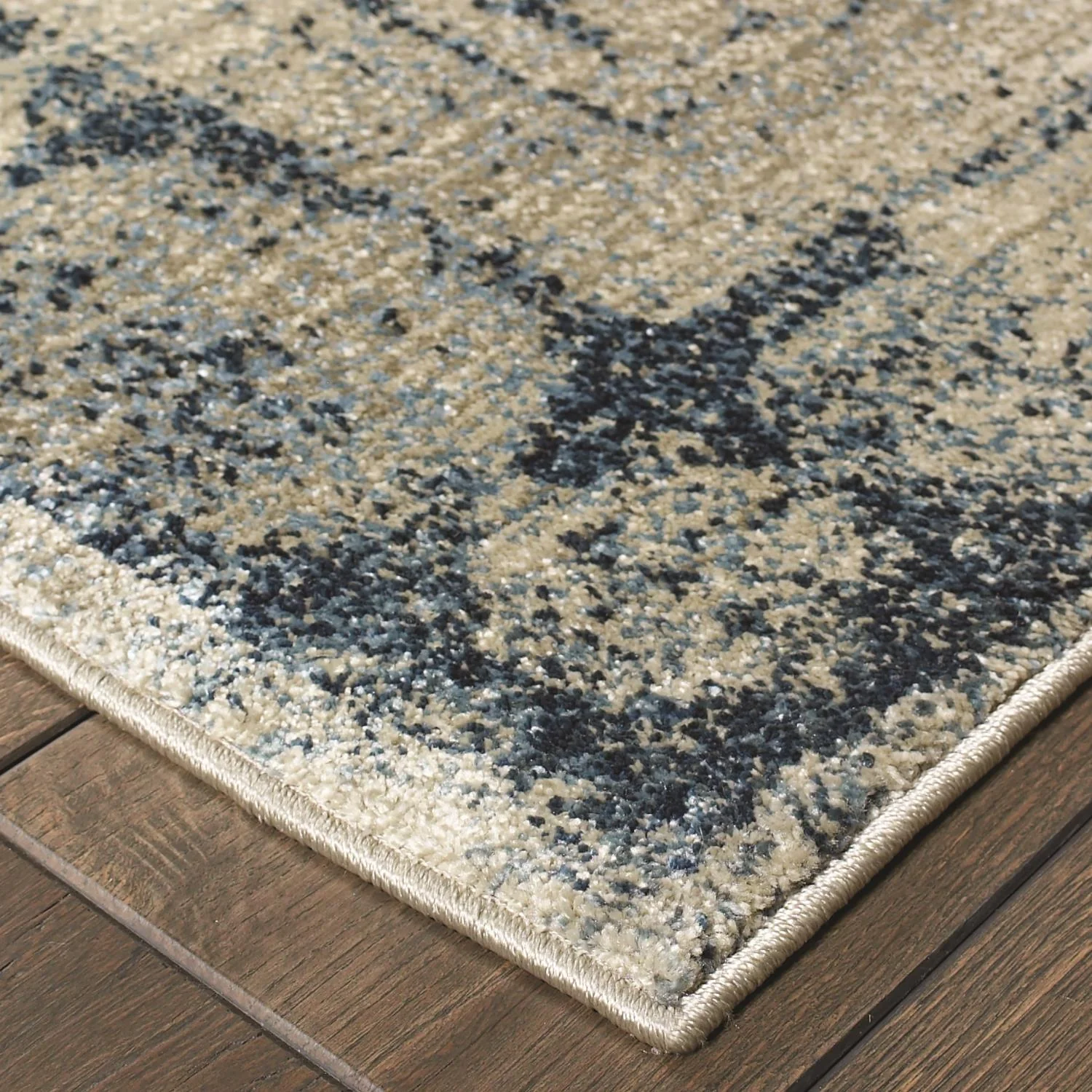 Escalon W4445SL Distressed Medallion Area Rug (6'7"X9'6") - Image 2