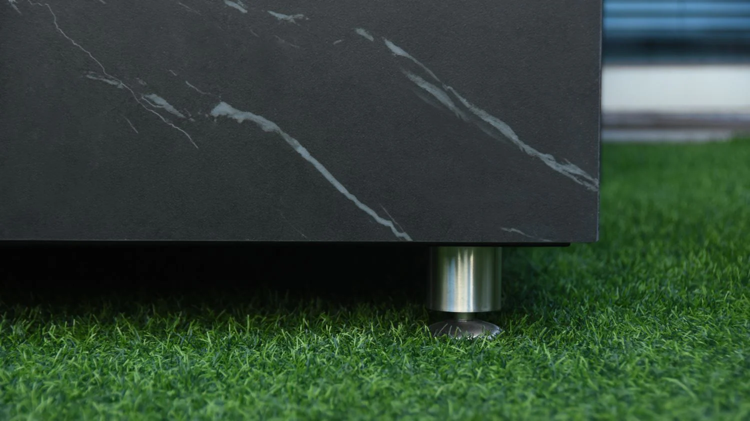 Eyjafja Marble Porcelain Fire Pit (Elementi) - Black / Natural Gas - Image 5
