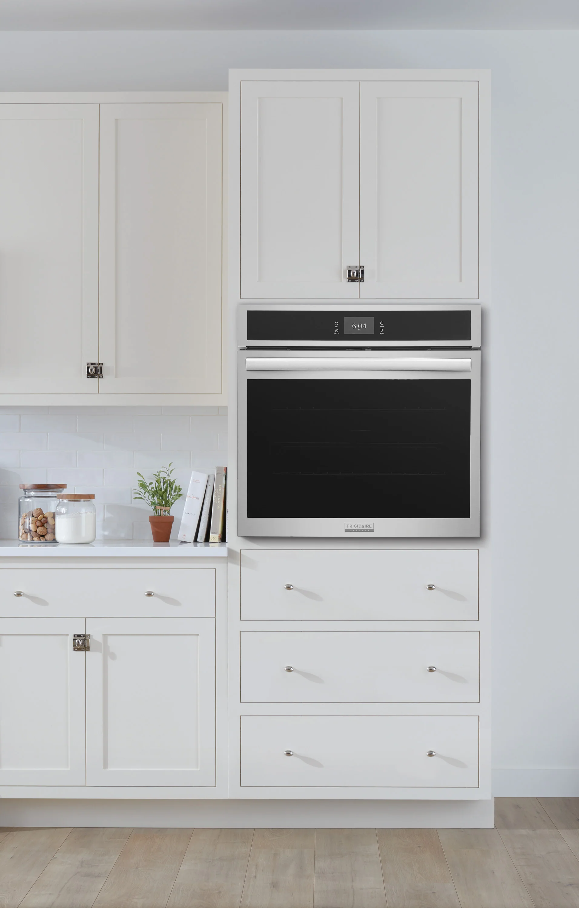 Frigidaire Gallery Smudge-Proof Stainless Steel 30" Single Wall Oven with Total Convection (5.3 Cu. Ft) - GCWS3067AF - Image 10