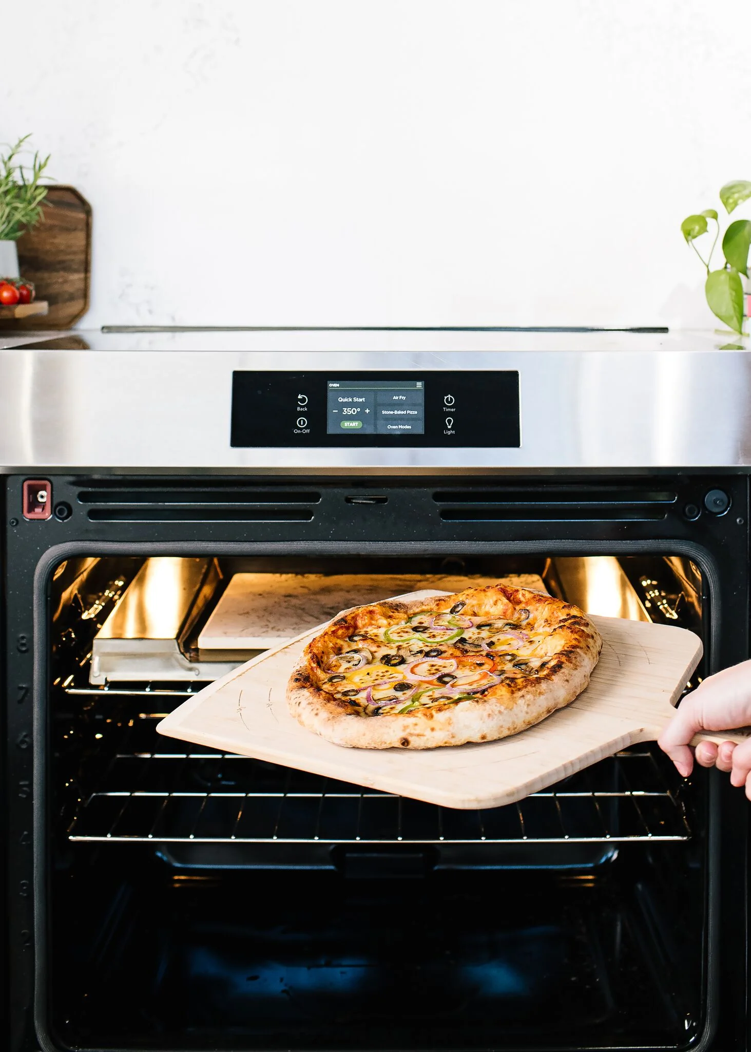 Frigidaire Gallery Stainless Steel Freestanding Gas Range with Stone-Baked Pizza (6.2 Cu. Ft.) - GCFG3070BF - Image 6