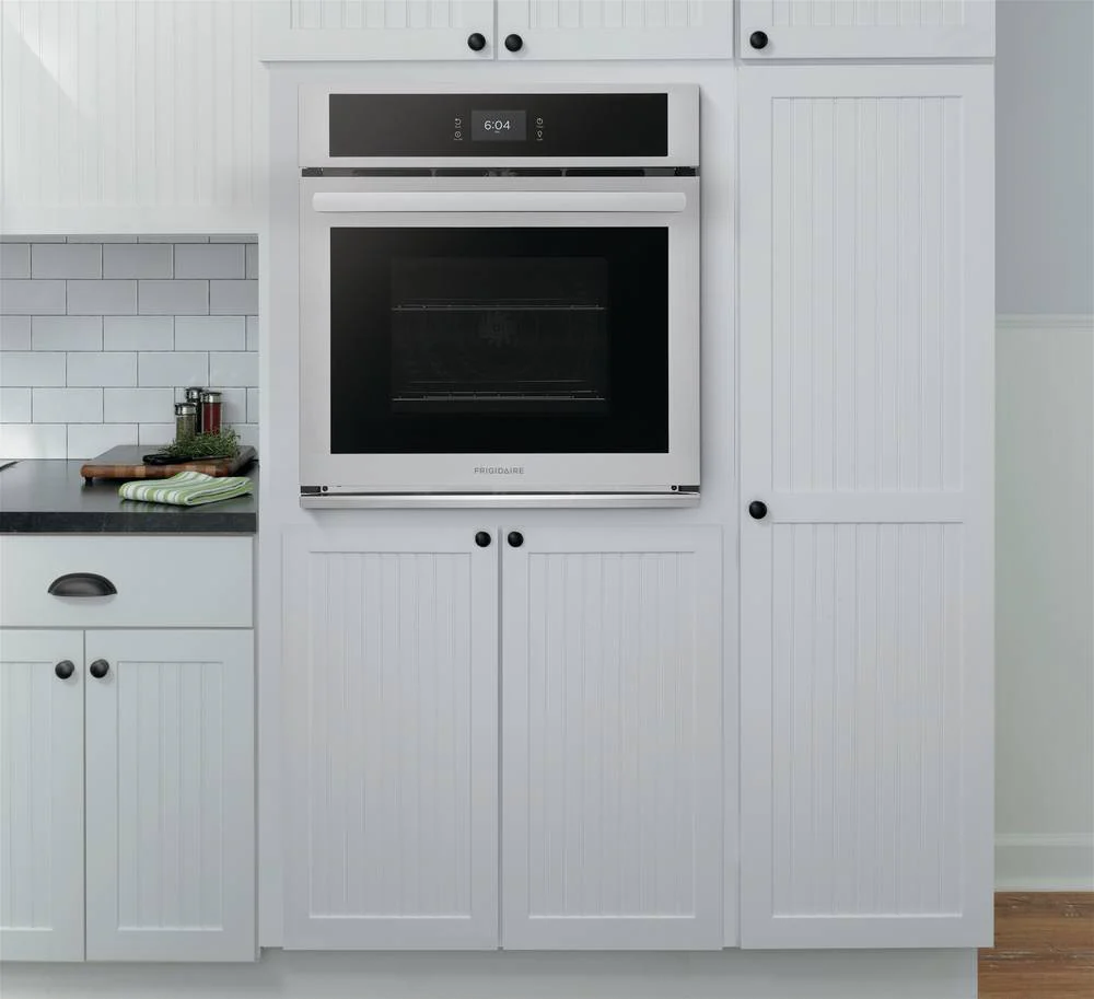 Frigidaire Stainless Steel 27" Single Electric Wall Oven with Fan Convection (3.8 Cu.Ft.) - FCWS2727AS - Image 2