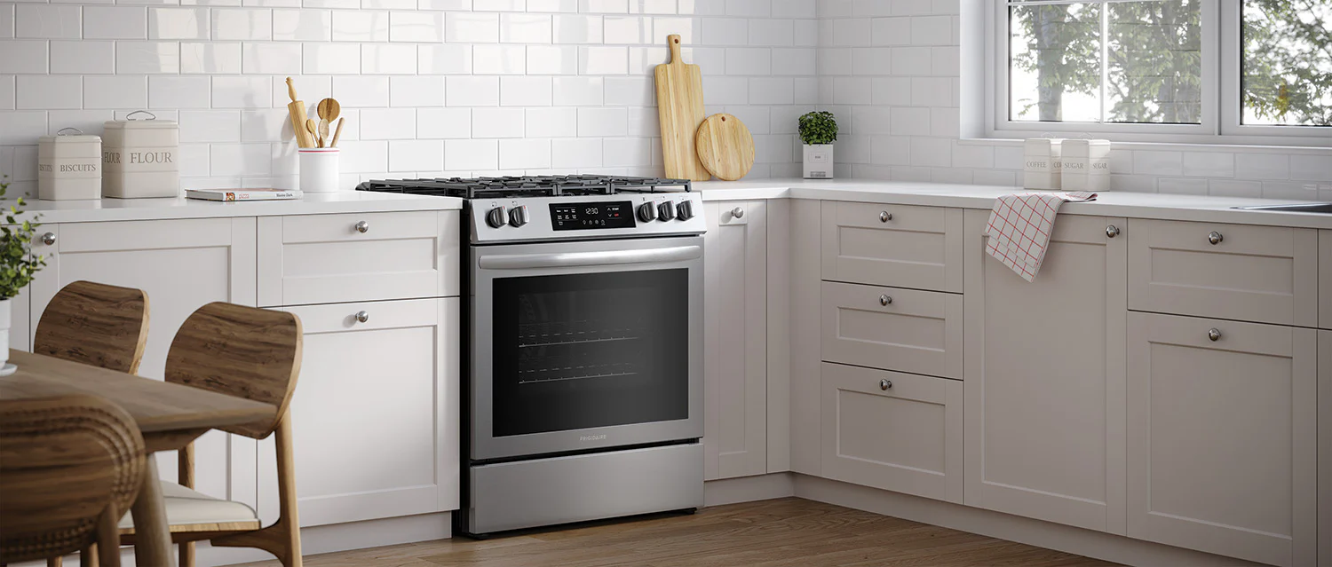 Frigidaire Stainless Steel 30'' Front Control Gas Range (5.1 Cu. Ft) - FCFG3083AS - Image 8