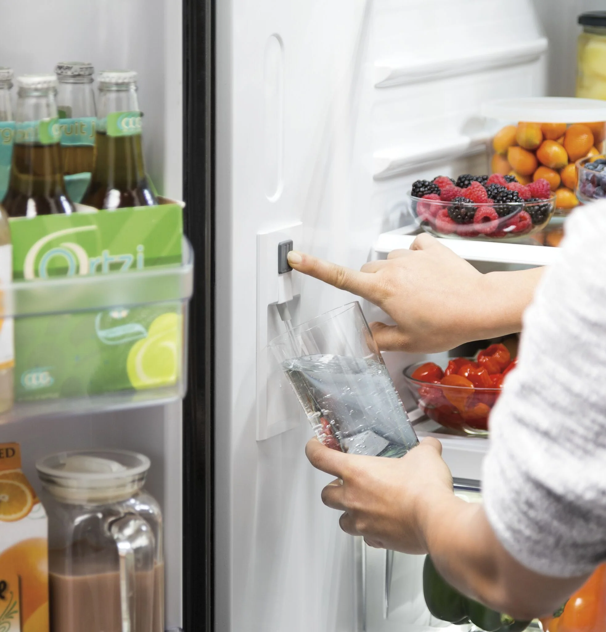 GE 35.75" 21.9 Cu. Ft. Fingerprint Resistant Stainless Steel Counter-Depth French Door Refrigerator - GWE22JYMFS - Image 4