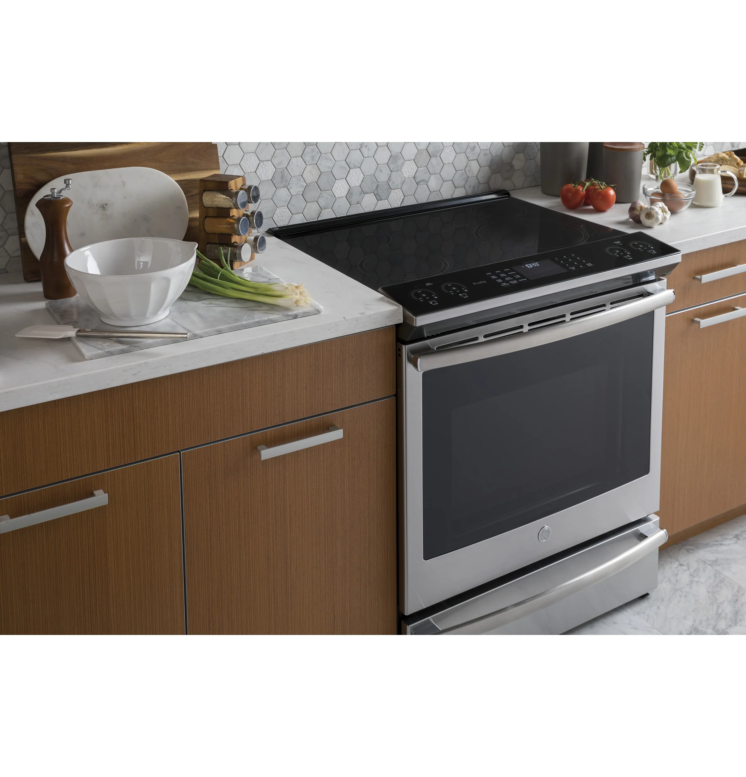 GE Profile Stainless Steel 30" Slide-In Induction Range (5.3 Cu. Ft.) - PCHS920YMFS - Image 4