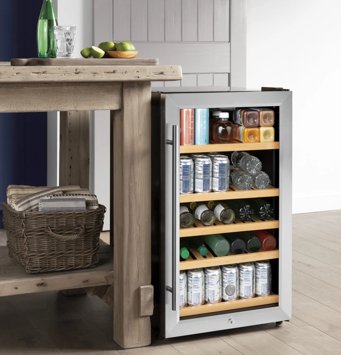 GE Stainless Steel Beverage Centre (4.1 Cu.Ft.) - GVS04BQNSS - Image 2