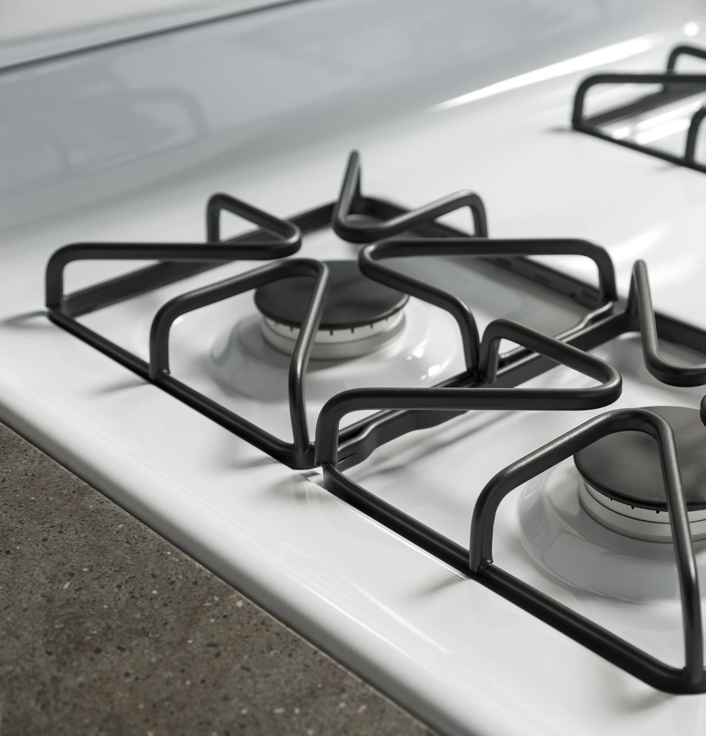 GE White Freestanding Gas Range (5.0 Cu. Ft.) - JCGBS60DEKWW - Image 7