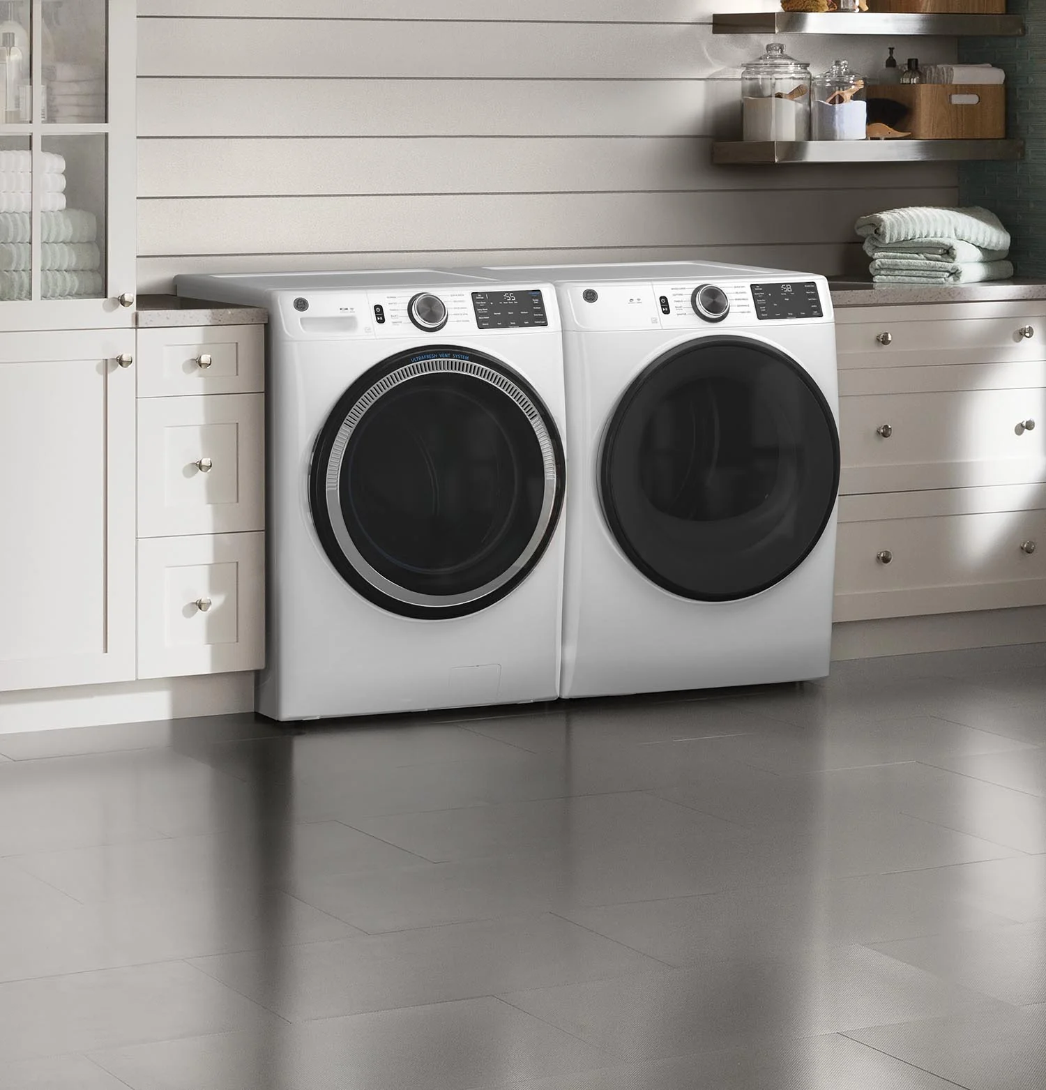 GE White Front Load Washer (5.5 Cu. Ft.) & GE White Electric Front Load Dryer ( 7.8 Cu. Ft.) - GFW550SMNWW/GFD55ESMNWW - Image 2