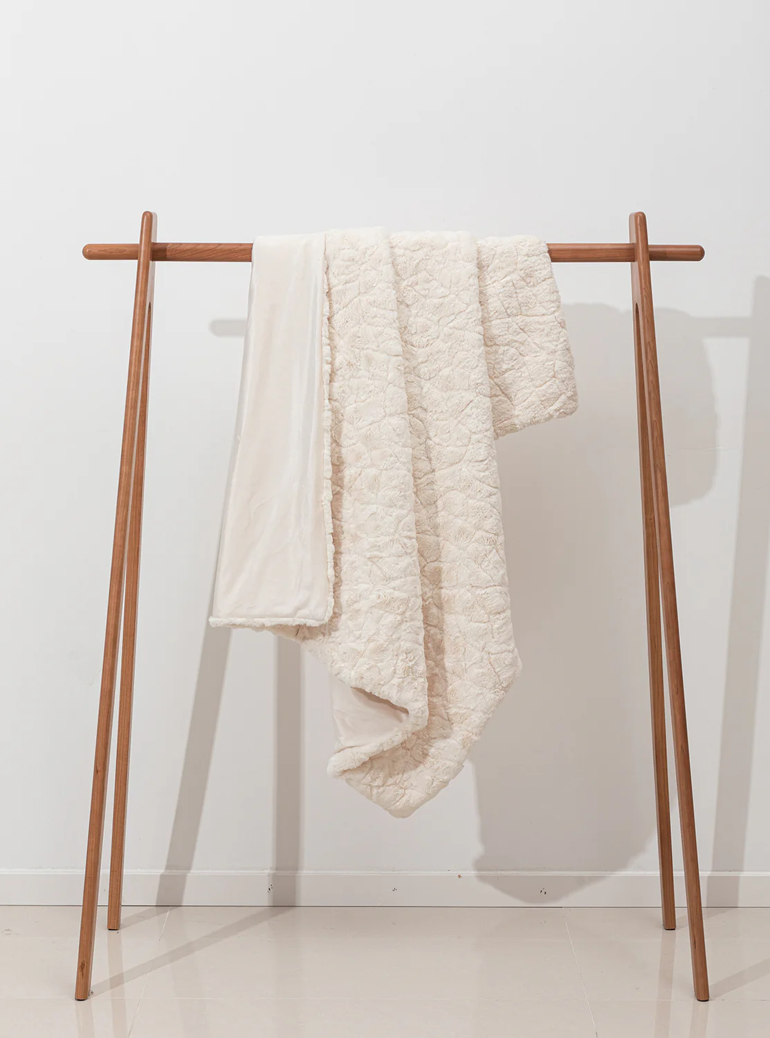 In Harmony Faux Fur Throw 50 x 60" - Ivory - Image 2