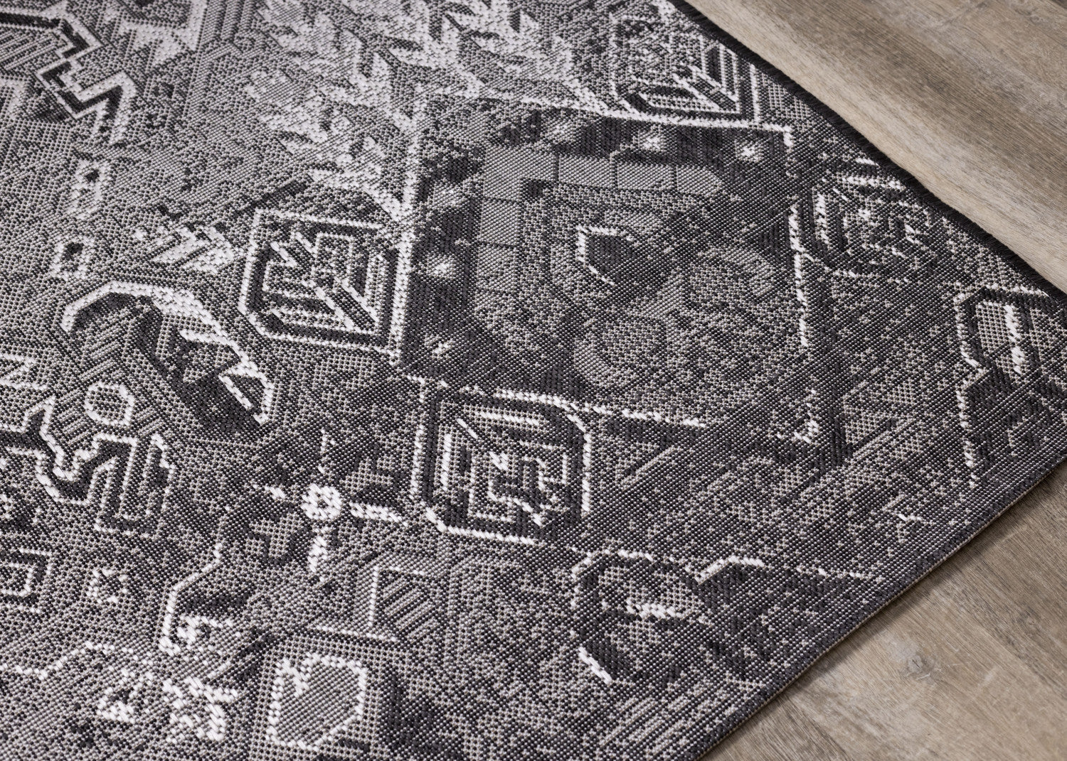 Jango Indoor/Outdoor Geometric Area Rug - 5' X 7' - Grey/Black - Image 4