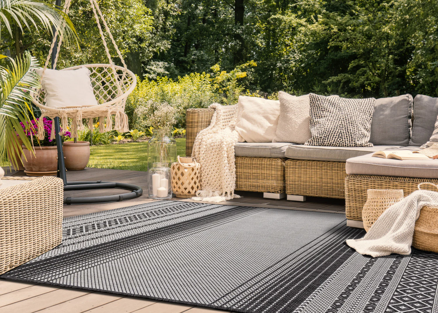 Jango Indoor/Outdoor Tribal Area Rug - 5' X 7' - Grey/Black - Image 3