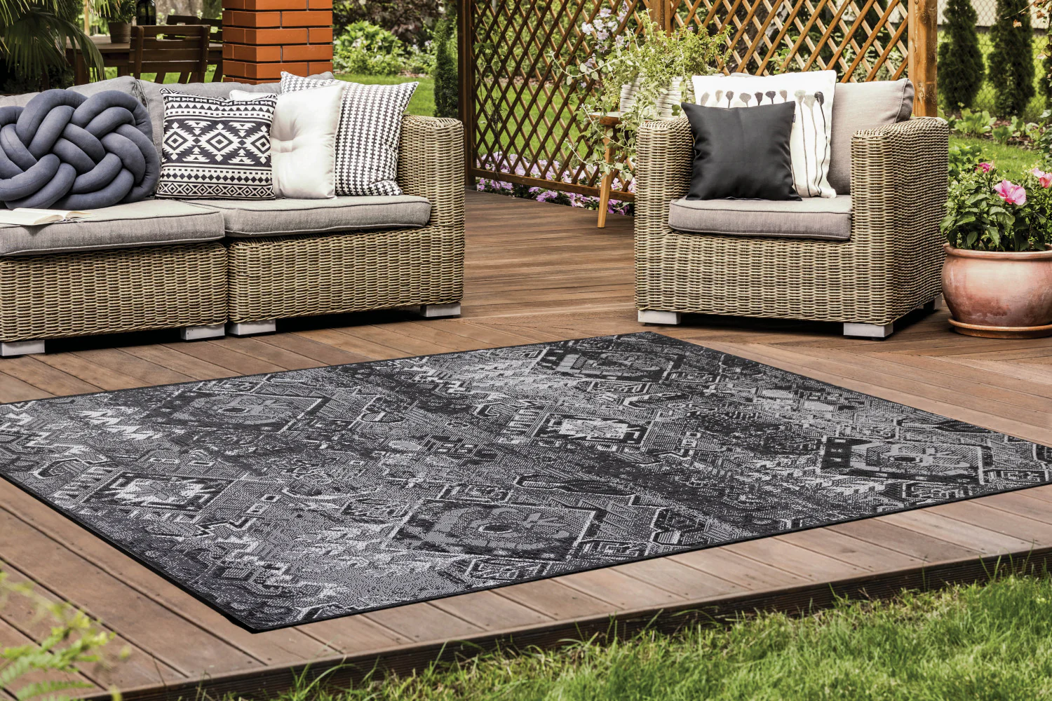 Jango Indoor/Outdoor Geometric Area Rug - 8' X 11' - Grey/Black - Image 2