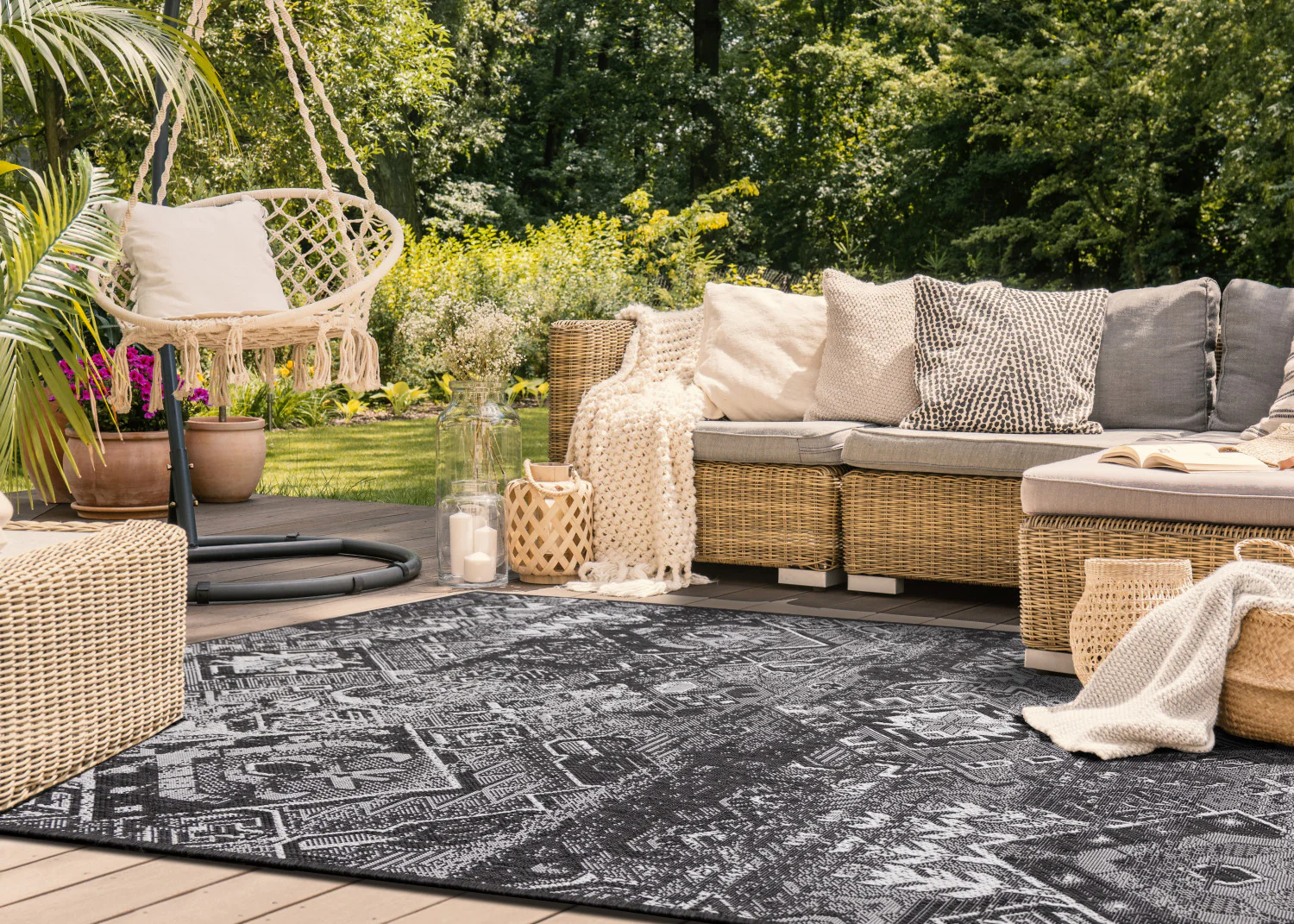 Jango Indoor/Outdoor Geometric Area Rug - 8' X 11' - Grey/Black - Image 3