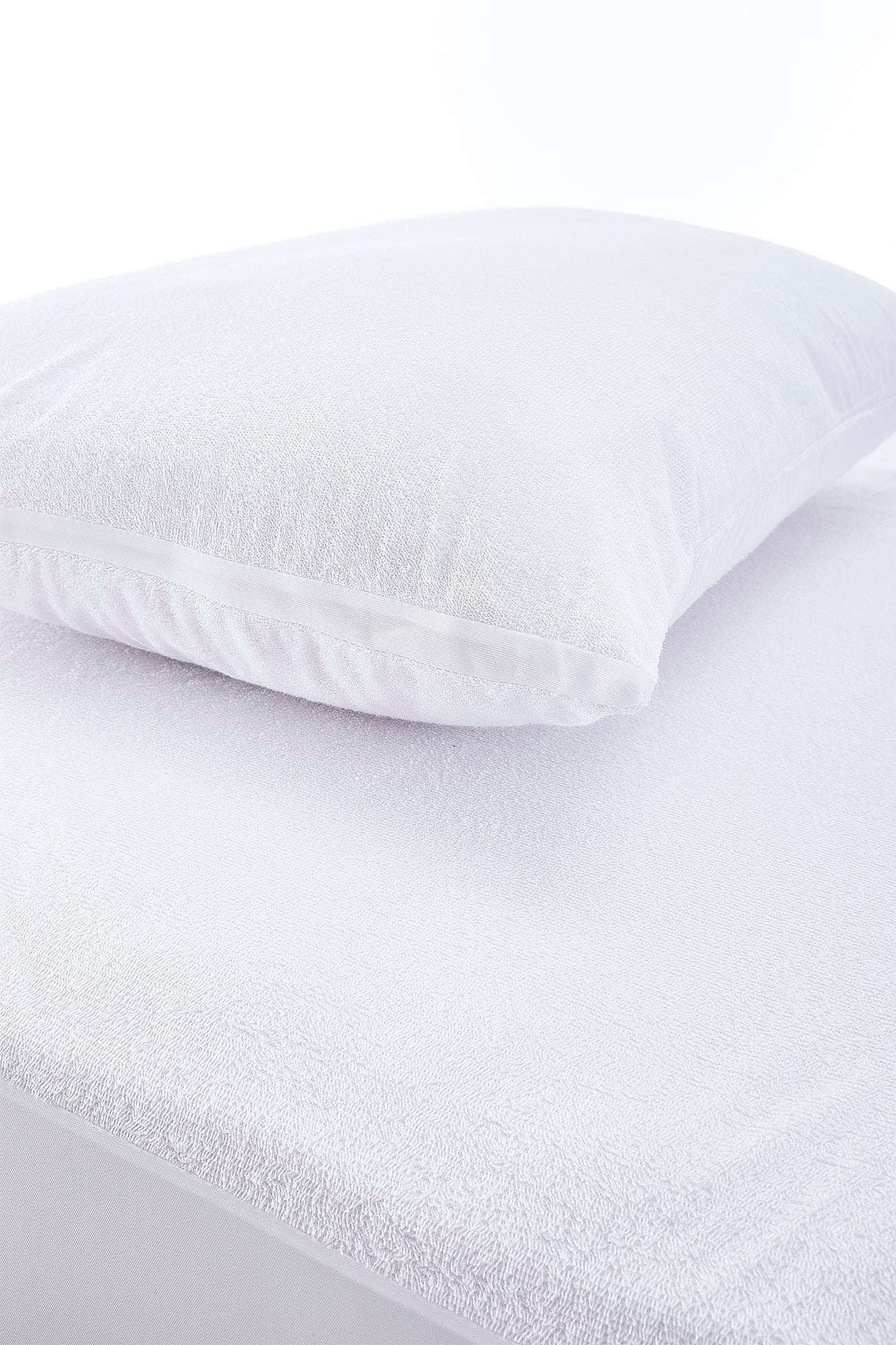 Kid's Healthy Bed 3-Piece Twin Pillow, Mattress and Pillow Protector Set - Image 3