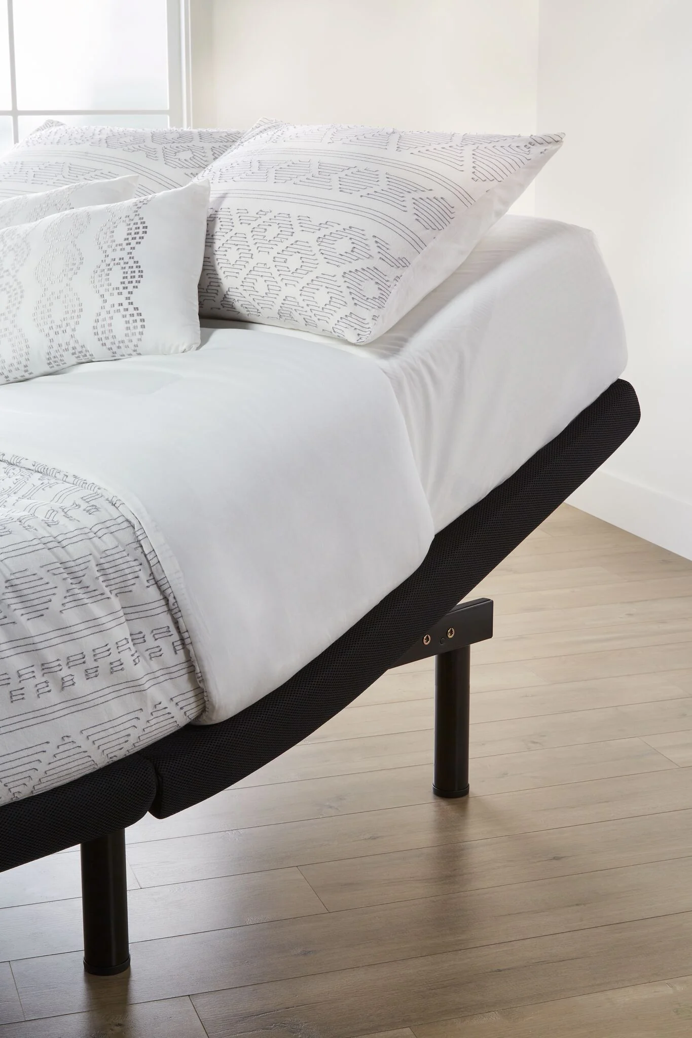 L2 Motion Pro King Adjustable Base - Image 3