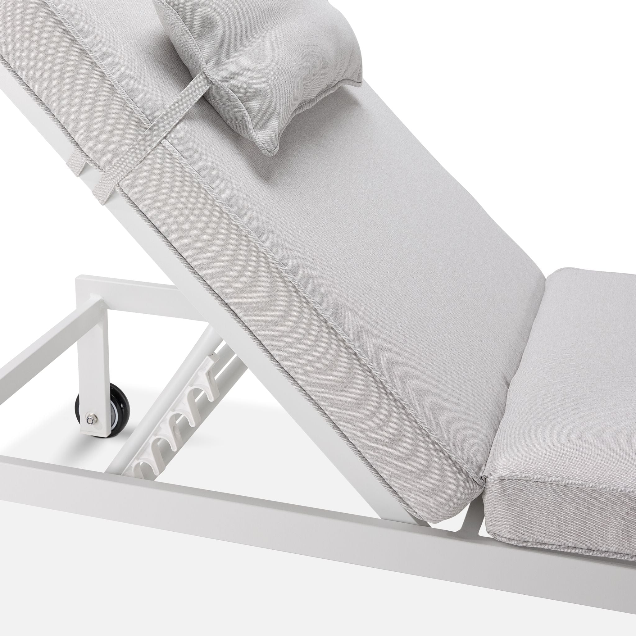 Lakeview Outdoor Lounger - White - Image 6