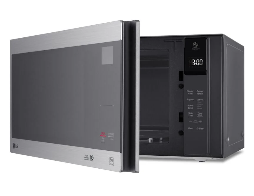 LG Smudge Resistant Stainless Steel NeoChef™ Countertop Microwave with Smart Inverter and EasyClean® (1.5 Cu.Ft) - LMC1575ST - Image 4