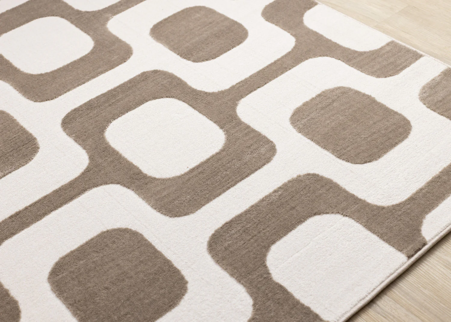 Logan Modern Vintage Area Rug - 5' X 8' - Brown/Cream - Image 4