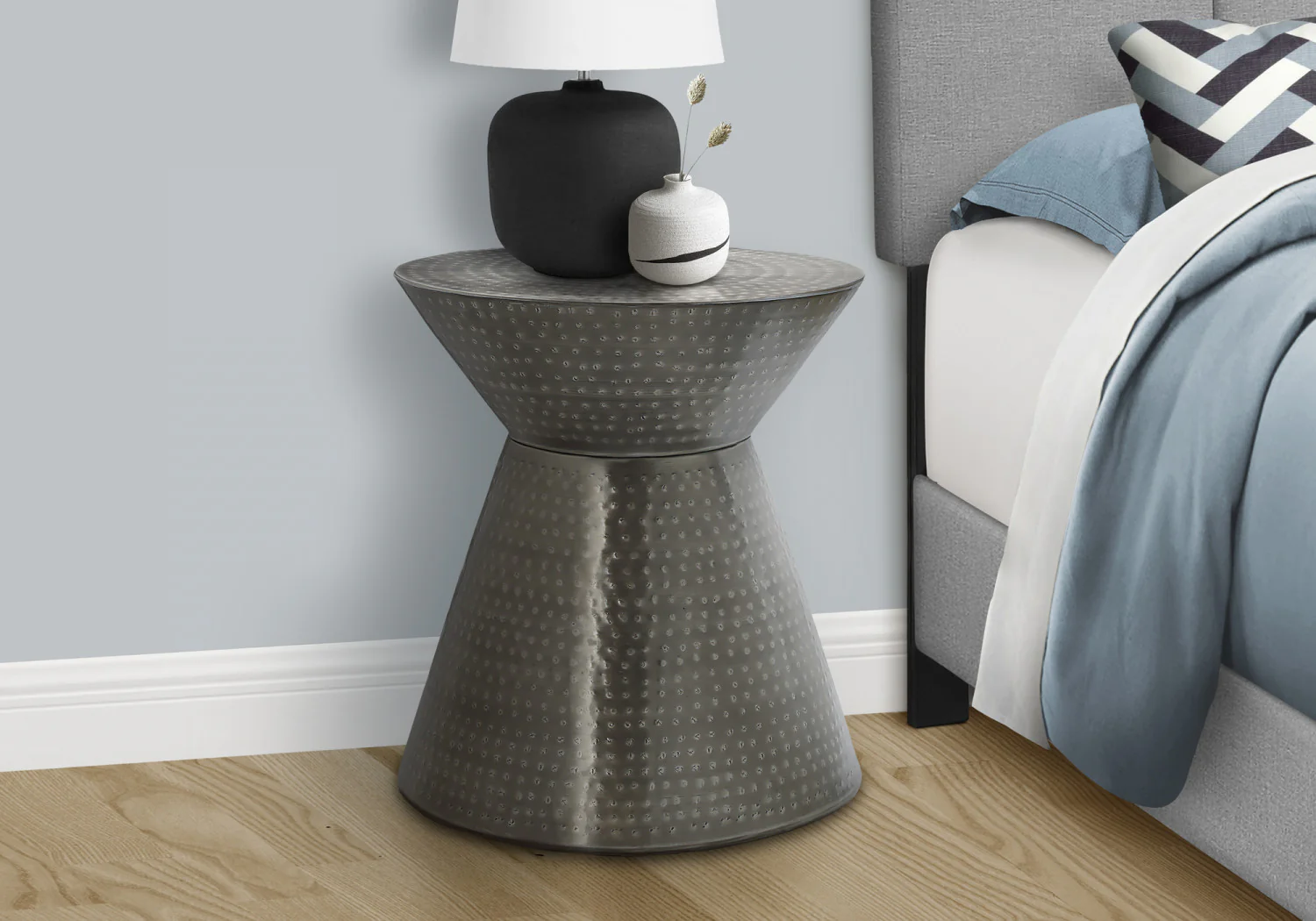 Lumi Side Table - Silver - Image 9