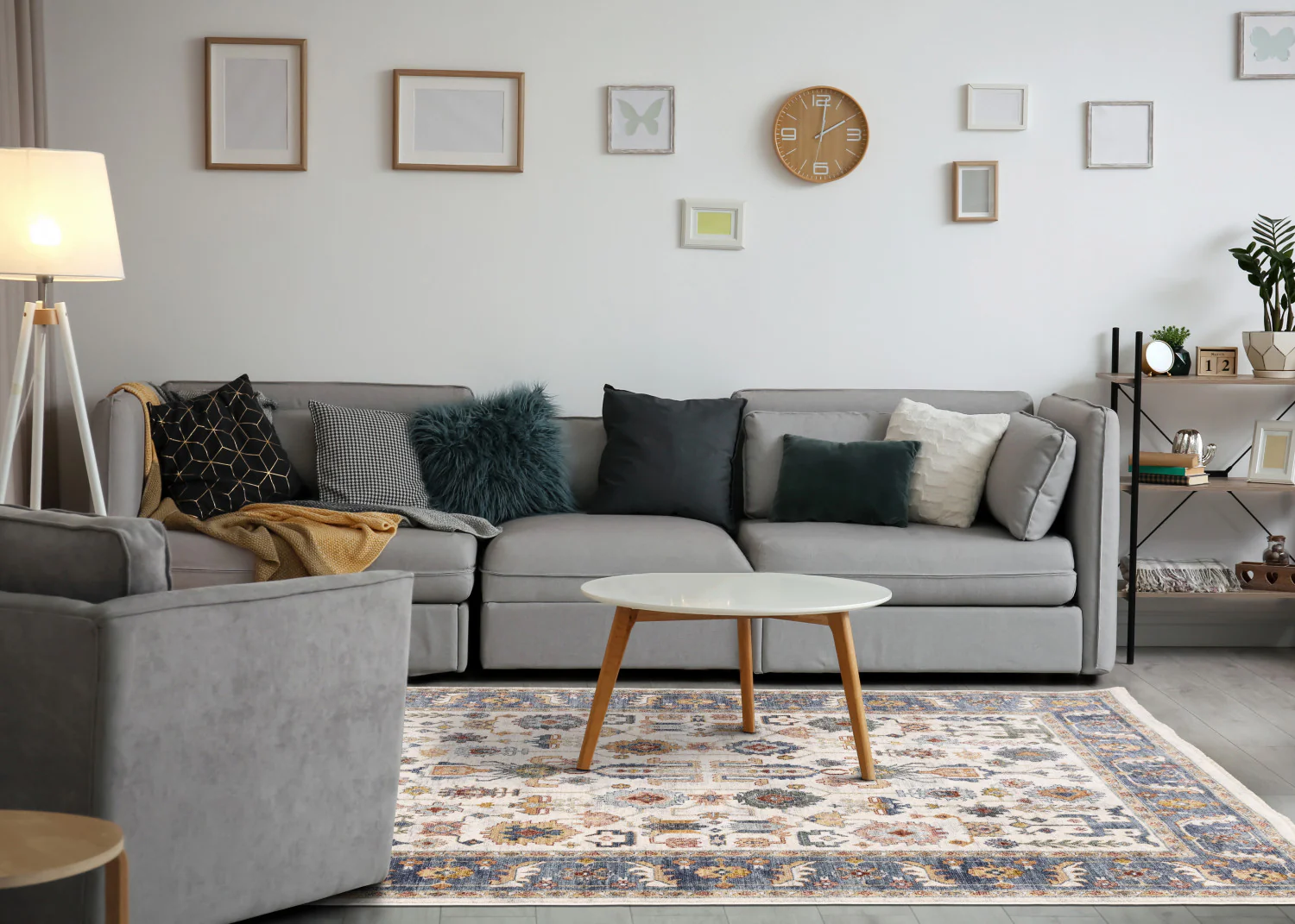 Macie Traditional Border Area Rug - 5' X 8' - Cream/Blue - Image 3