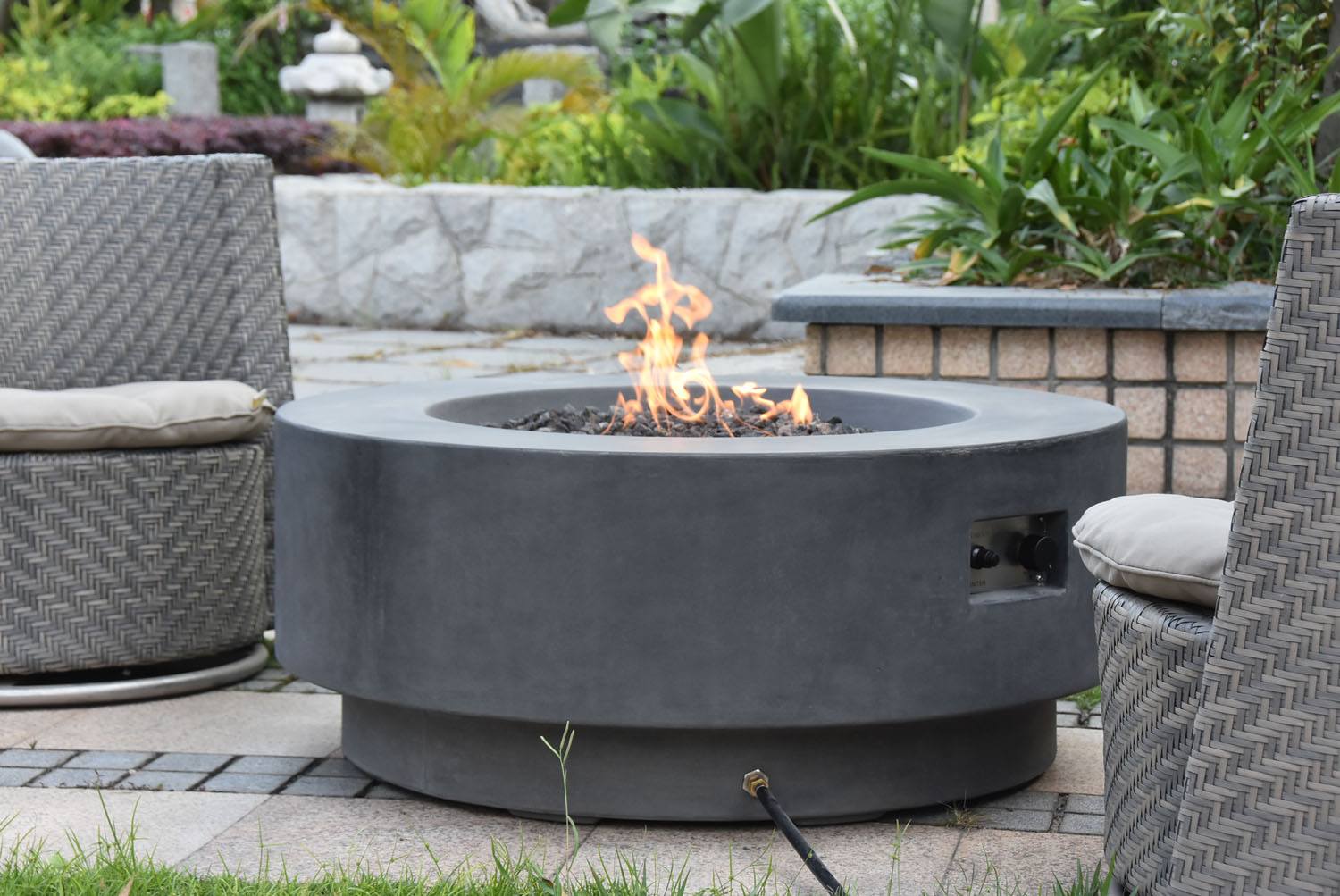 Mauna Kea Concrete Fire Table (Elementi) – Propane - Image 3