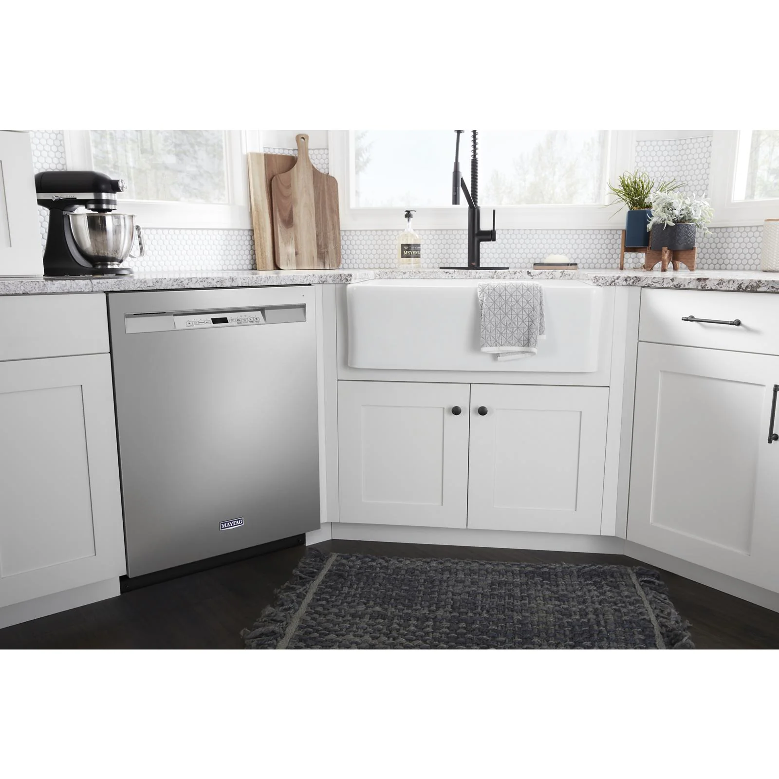 Maytag 24" Fingerprint Resistant Stainless Steel dishwasher with Dual Power filtration (50 dBA) - MDB4949SKZ - Image 3