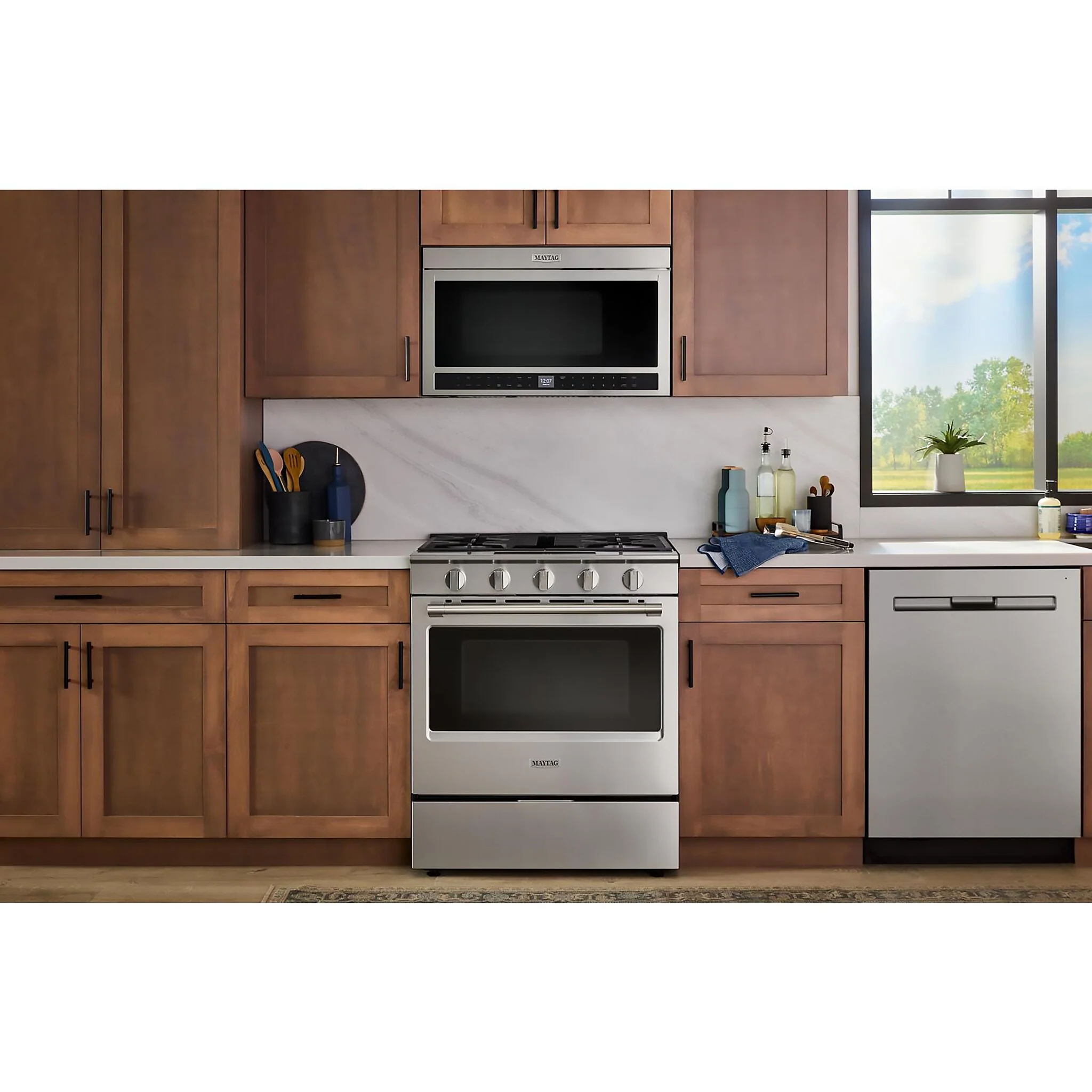 Maytag Fingerprint Resistant Stainless Steel Slide-In Gas Convection Range (5 cu.ft.) - MSGS7030SZ - Image 3