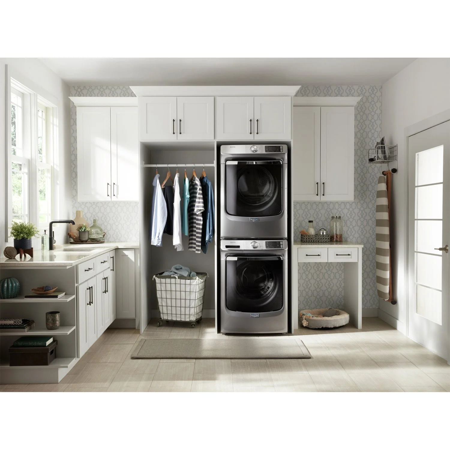 Maytag Metallic Slate Front-Load Washer (5.8 cu. ft.) & Gas Dryer (7.3 cu. ft.) - MHW8630HC/MGD8630HC - Image 2