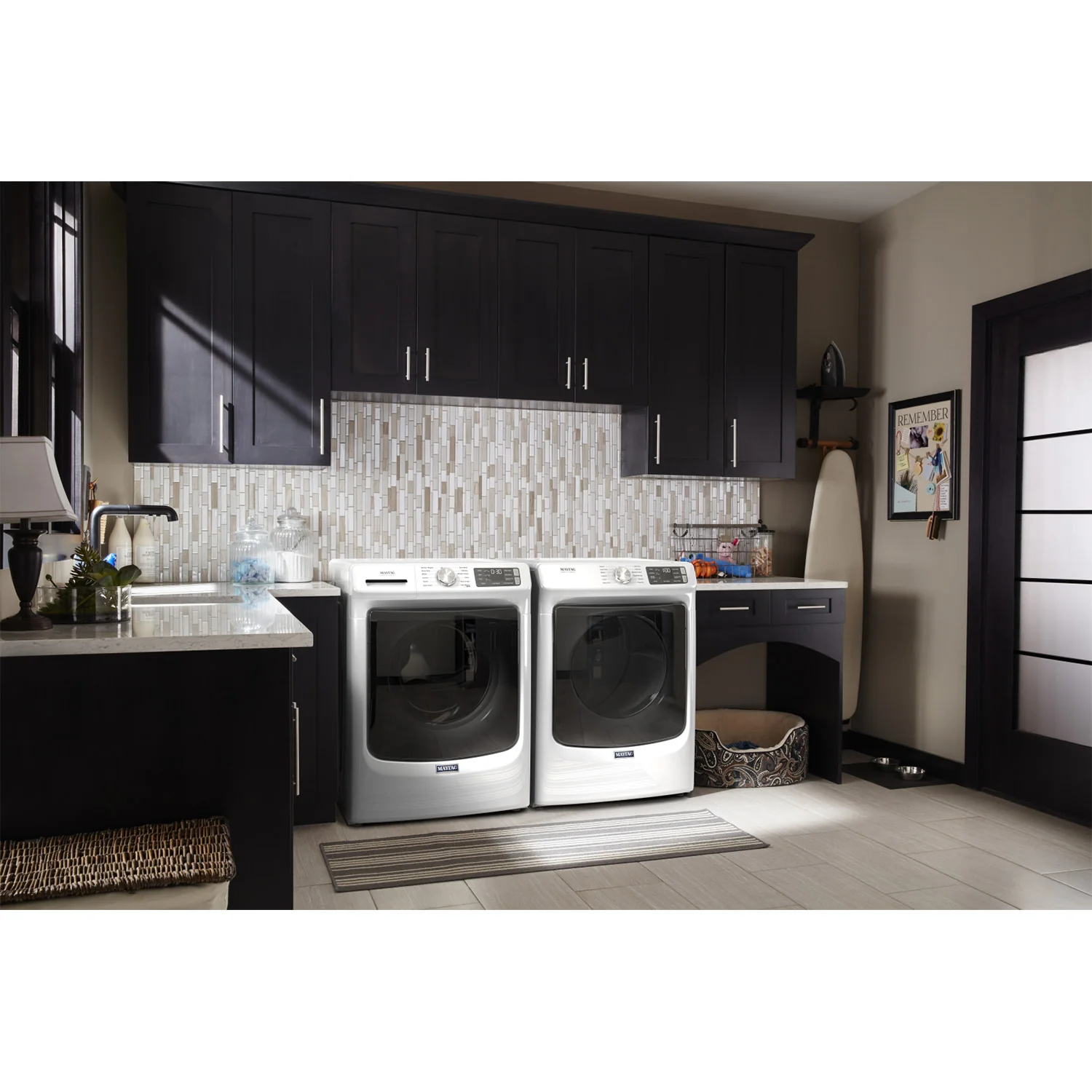 Maytag White Front-Load Washer (5.5 cu. ft.) & Gas Dryer (7.3 cu. ft.) - MHW6630HW/MGD5630HW - Image 4