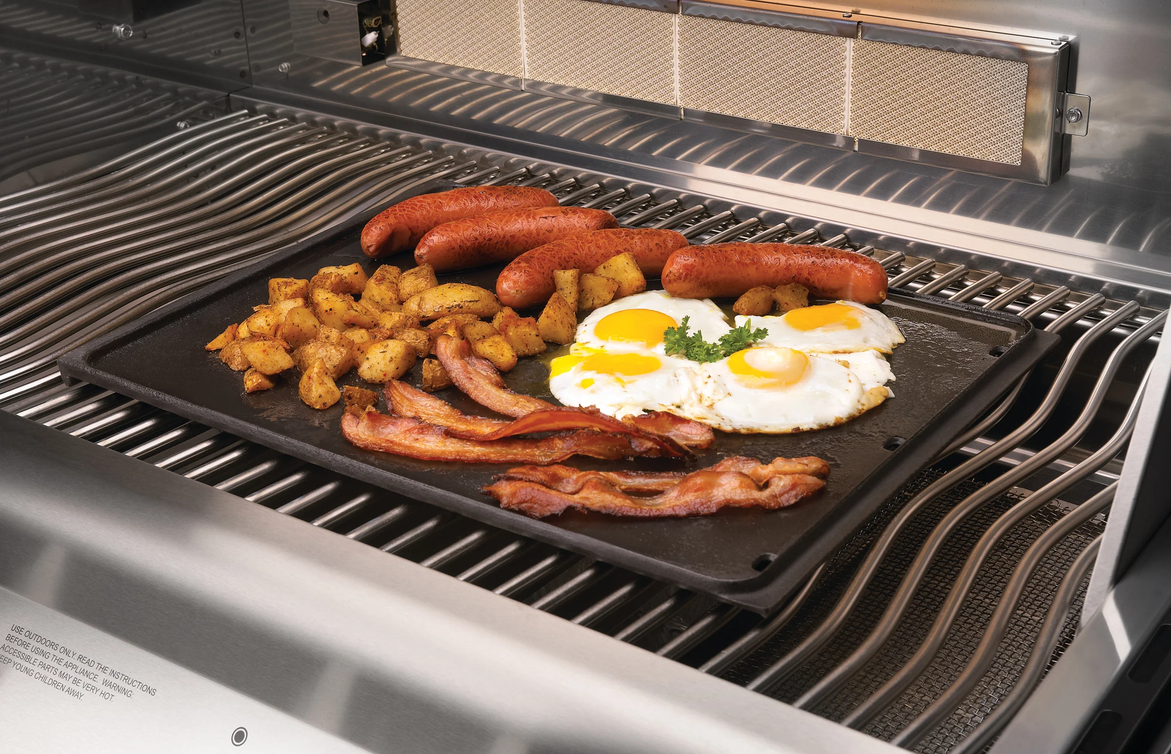 Napoleon Cast Iron Reversible Griddle for Rogue® 425 - 56425 - Image 4