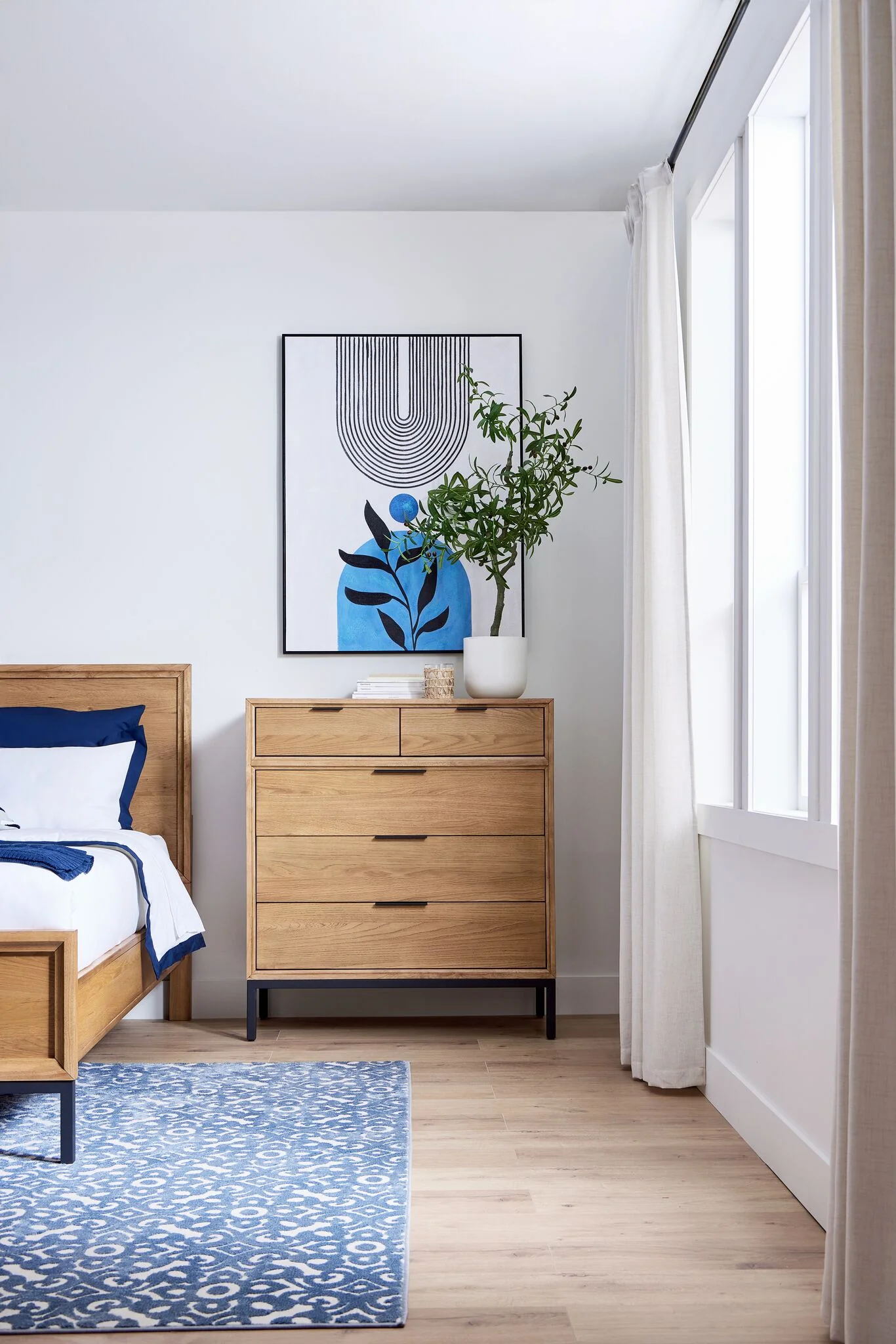 Feeling Connected - Newport 5-Drawer Chest - Oak and Black - Image 2