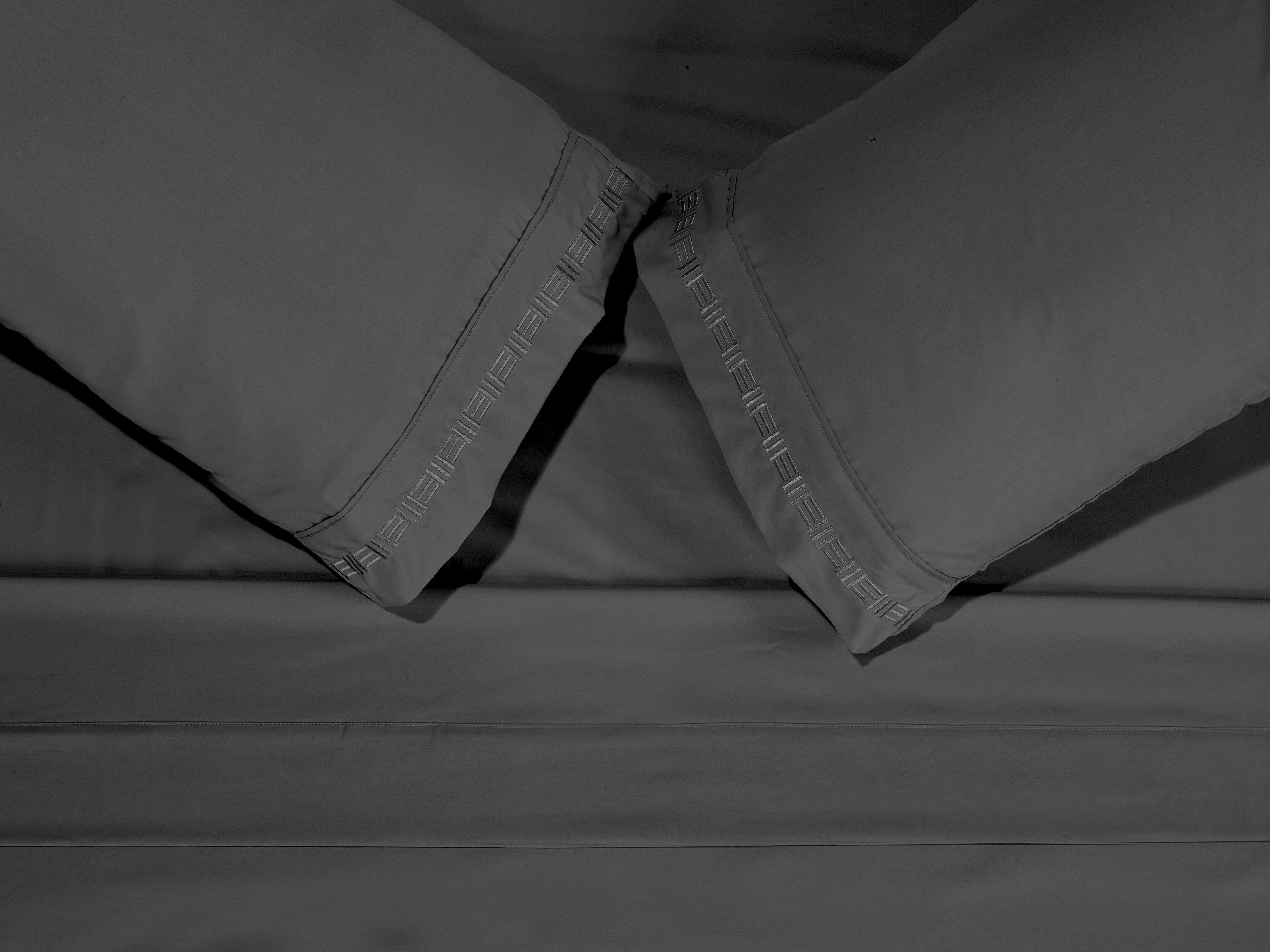 Nilus Twin Sheet Set - Dark Grey - Image 5