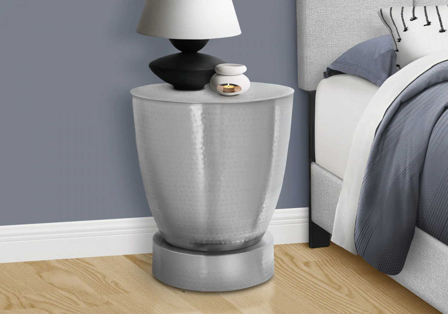 Ostra Side Table - Chrome - Image 9