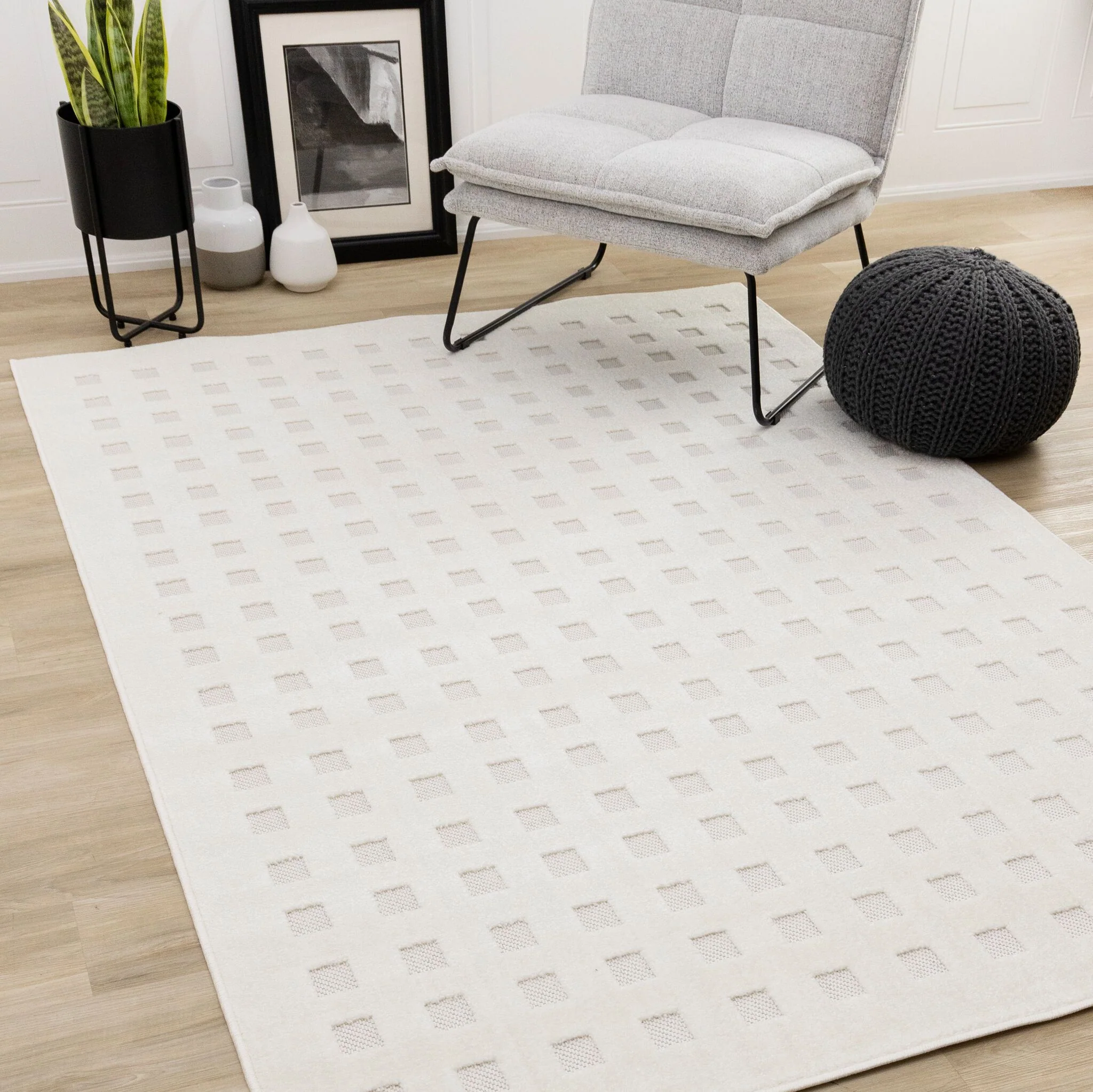 Pearl Grid 5'3" x 7'7" Grid Design Area Rug - White - Image 2