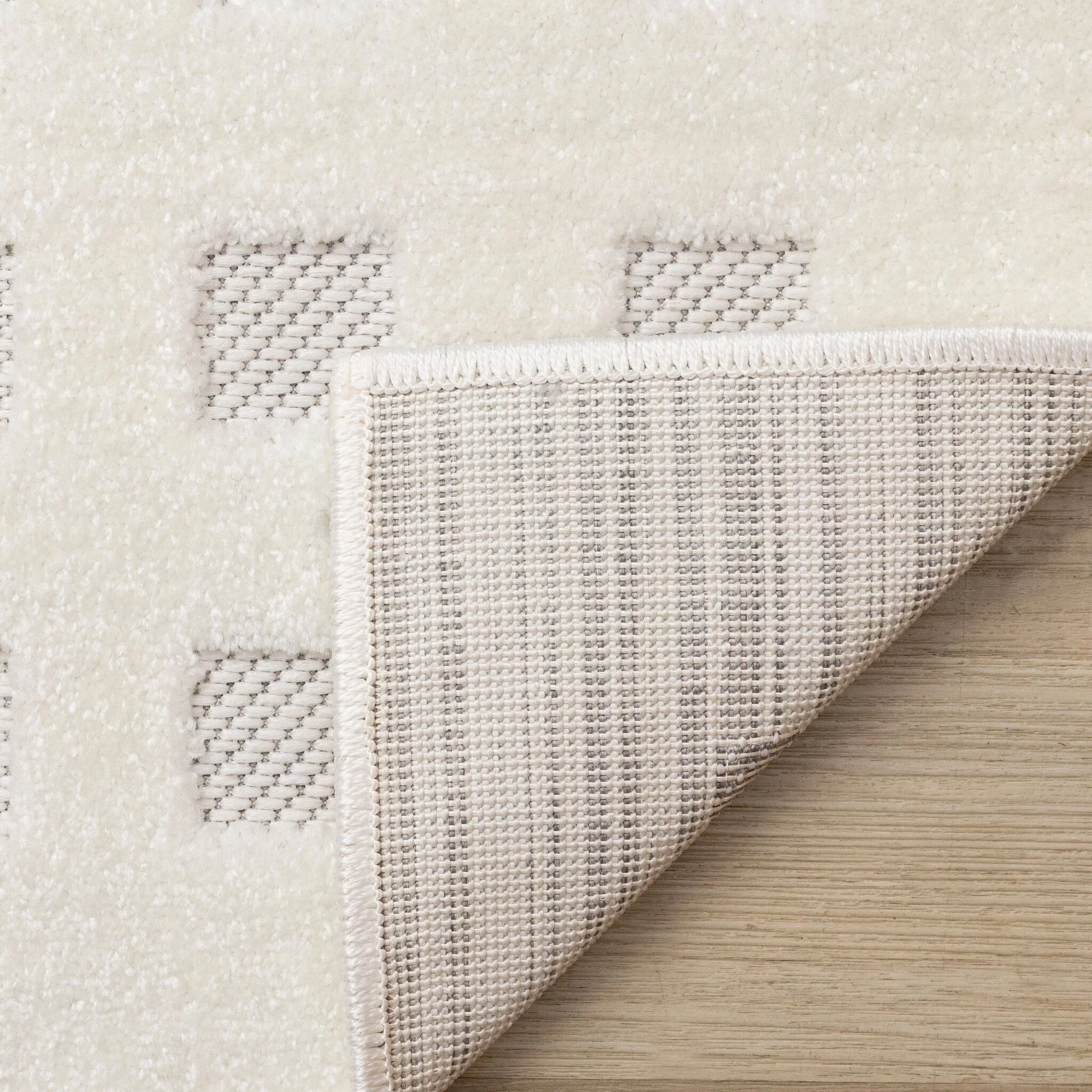 Pearl Grid 5'3" x 7'7" Grid Design Area Rug - White - Image 4