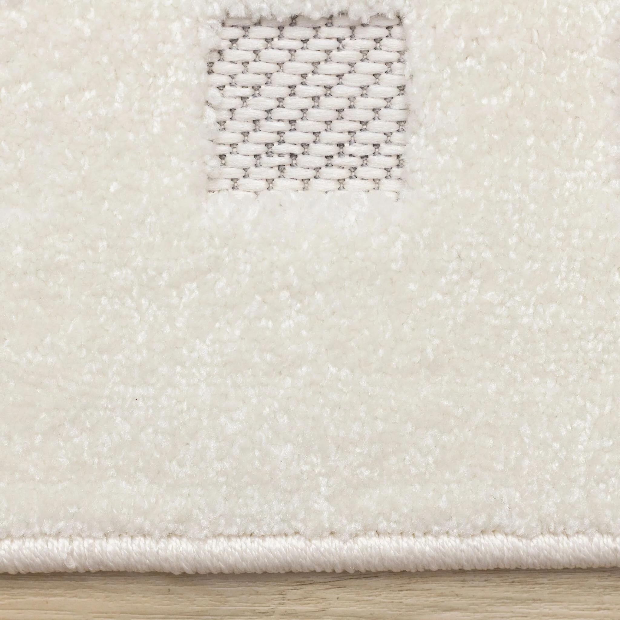 Pearl Grid 6'7" x 9'6" Grid Design Area Rug - White - Image 6