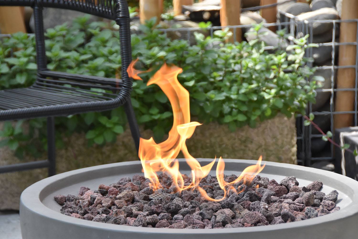 Puuoo Concrete Lava Fire Table (Modena) – Natural Gas - Image 3